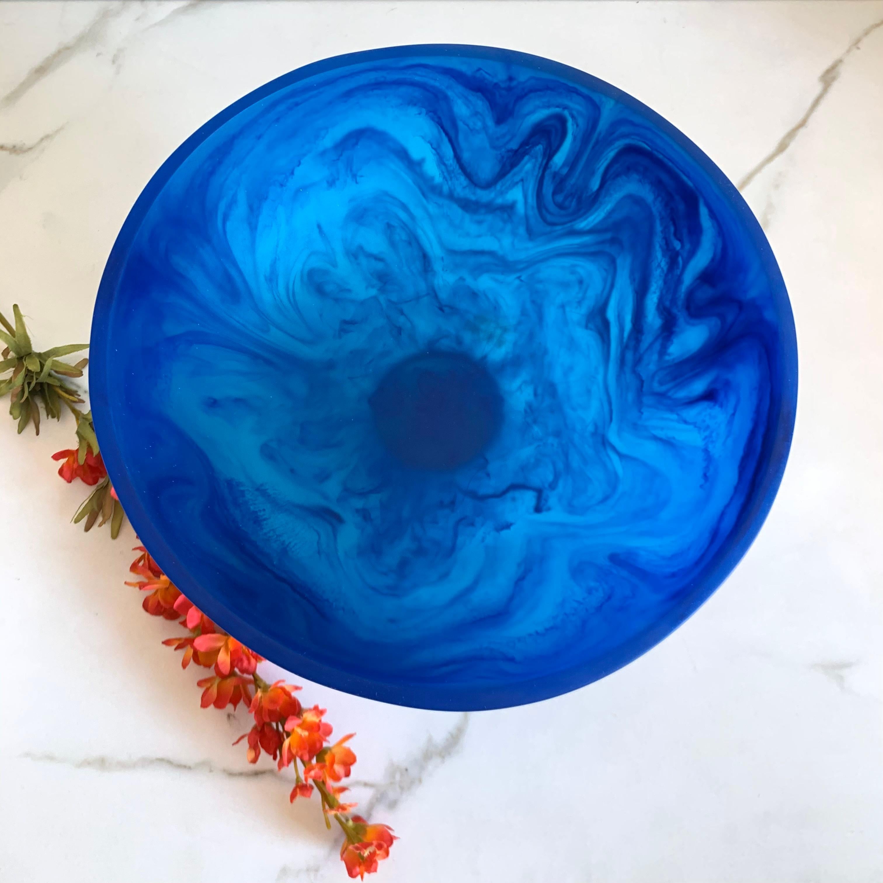 Modern Geometric Pedestal Bowl in Blue Marbled Resin by Paola Valle For Sale