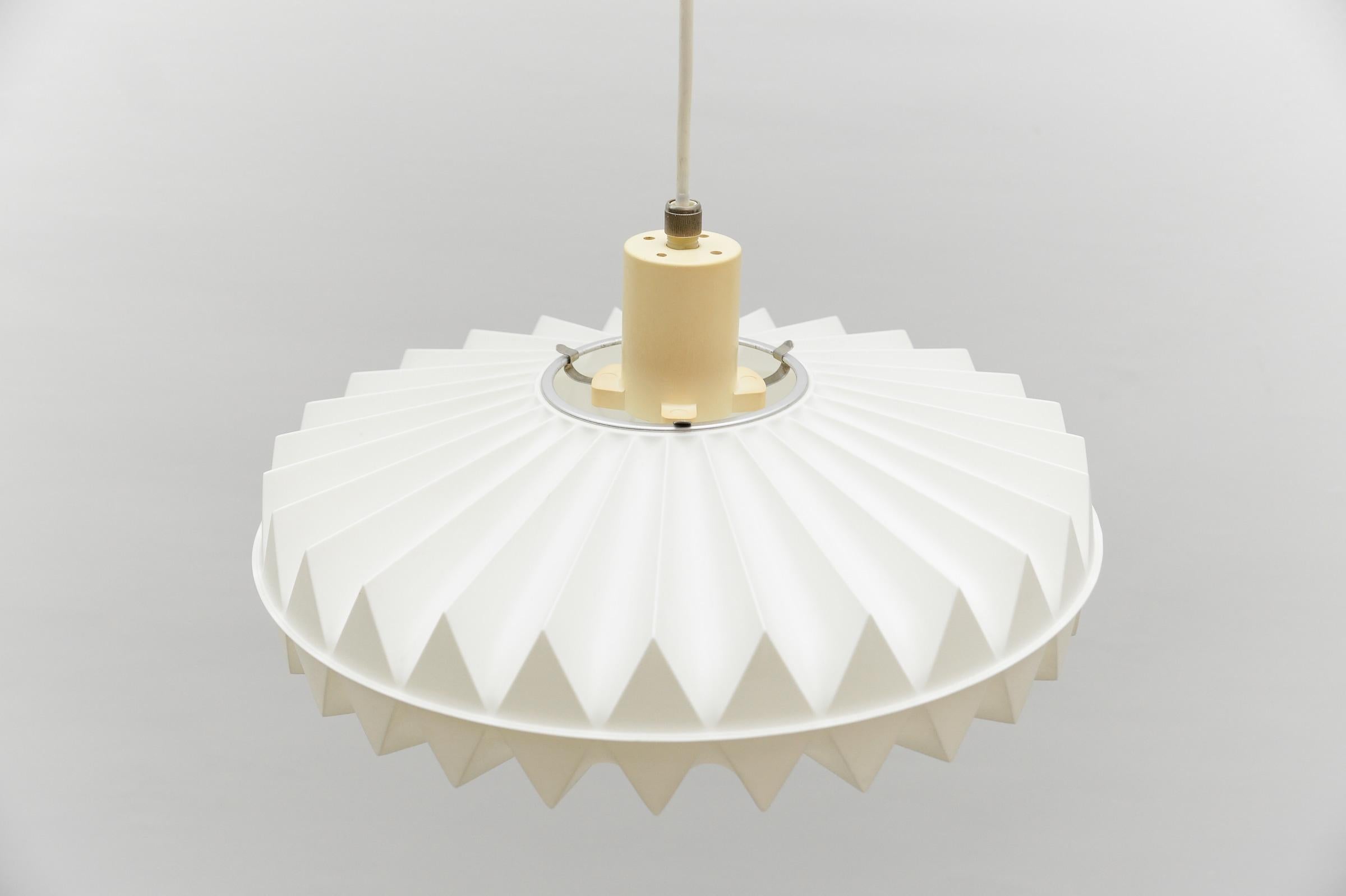 Lampe suspendue géométrique Aloys F. Gangkofner pour Erco Leuchten, Allemagne, années 1960 4