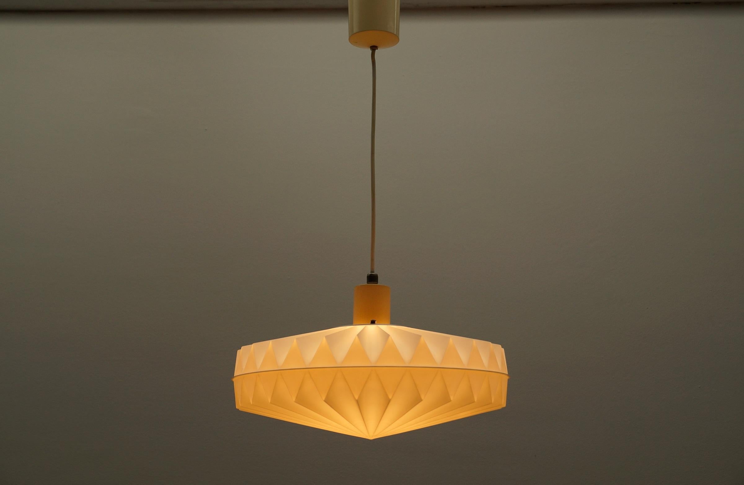Milieu du XXe siècle Lampe suspendue géométrique Aloys F. Gangkofner pour Erco Leuchten, Allemagne, années 1960