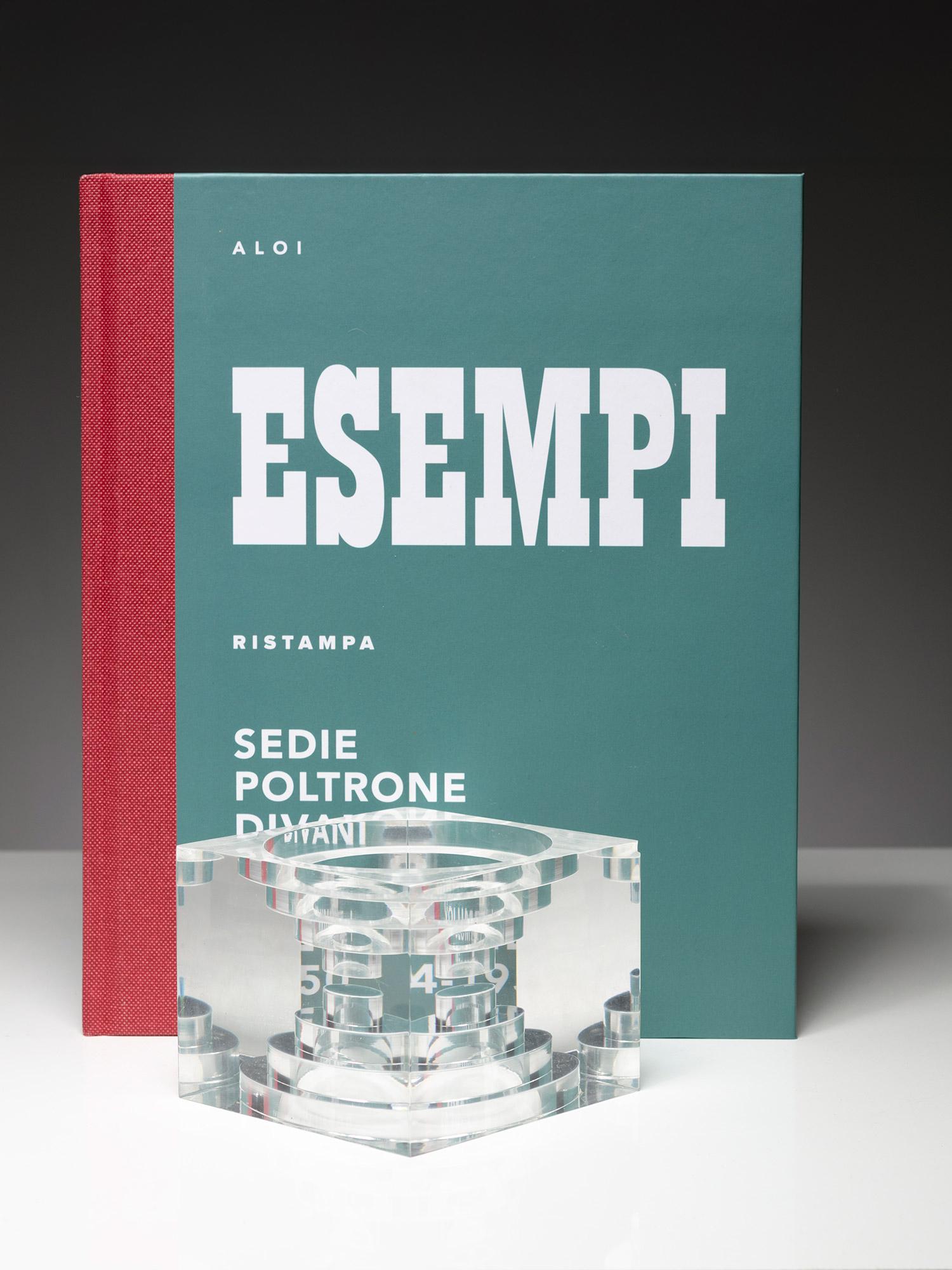 Scultura da tavolo geometrica in plexiglass di Guzzini, Italia, anni '70 in vendita 1