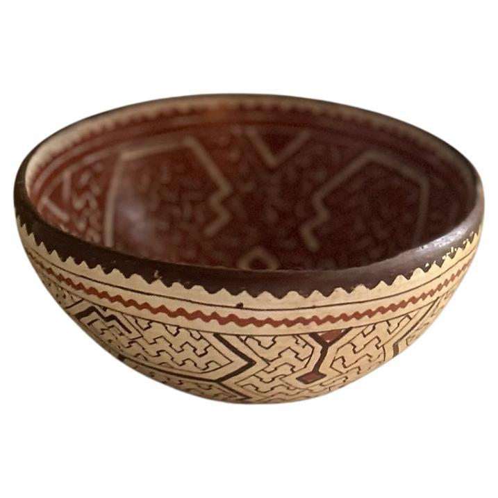 Ciotola in ceramica dal design astratto