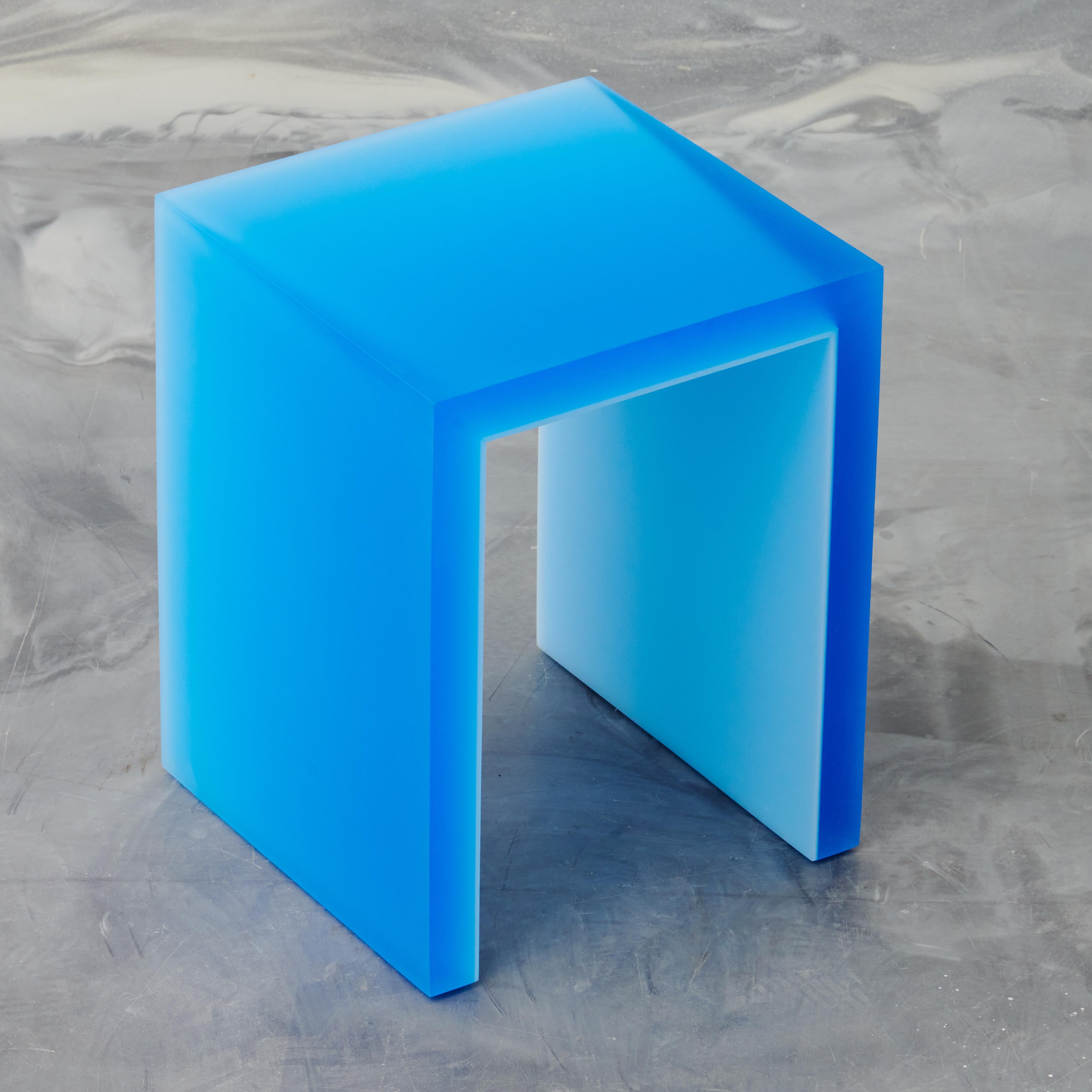 Represented by Tuleste Factory

The pure shift side table uses opaque and transparent resin to effortlessly express Facture's signature shift technique with contrasting directions and angles to let light play on and through the piece.
Edition of 8 +
