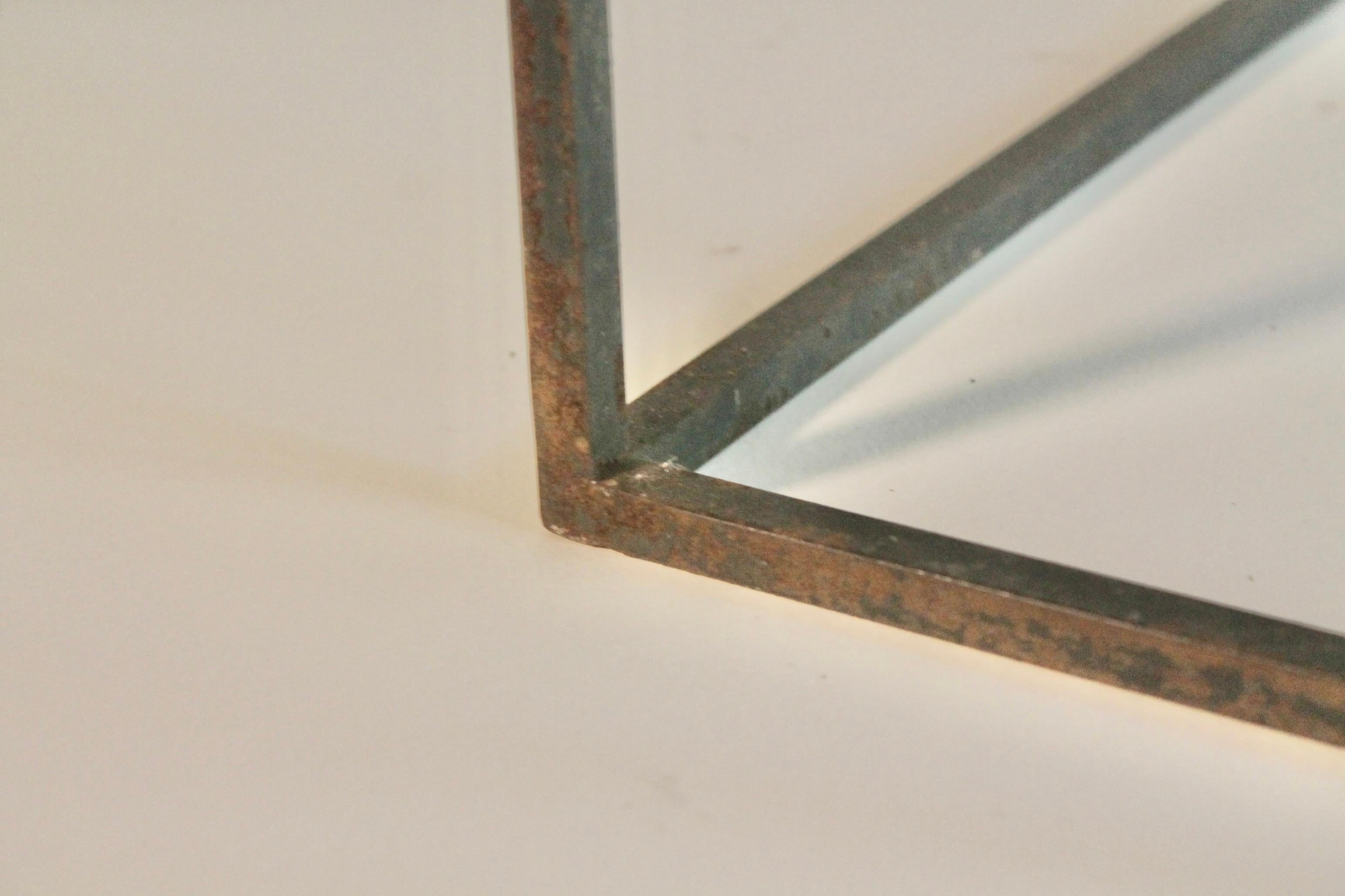 Geometrische rechteckige Schmiedeeisen-Beistelltische im Sol LeWitt-Stil im Angebot 1