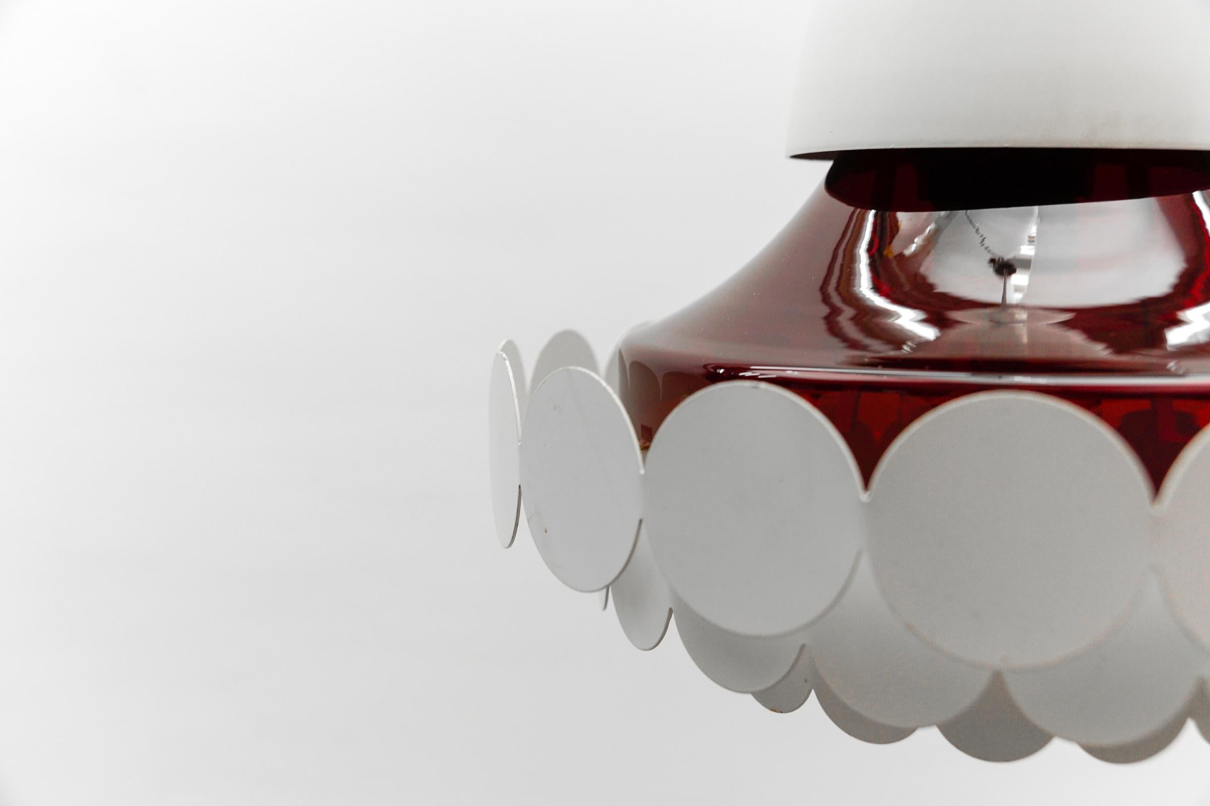 Lampada geometrica in vetro rosso di Doria Leuchten, Germania, anni '60 in vendita 8