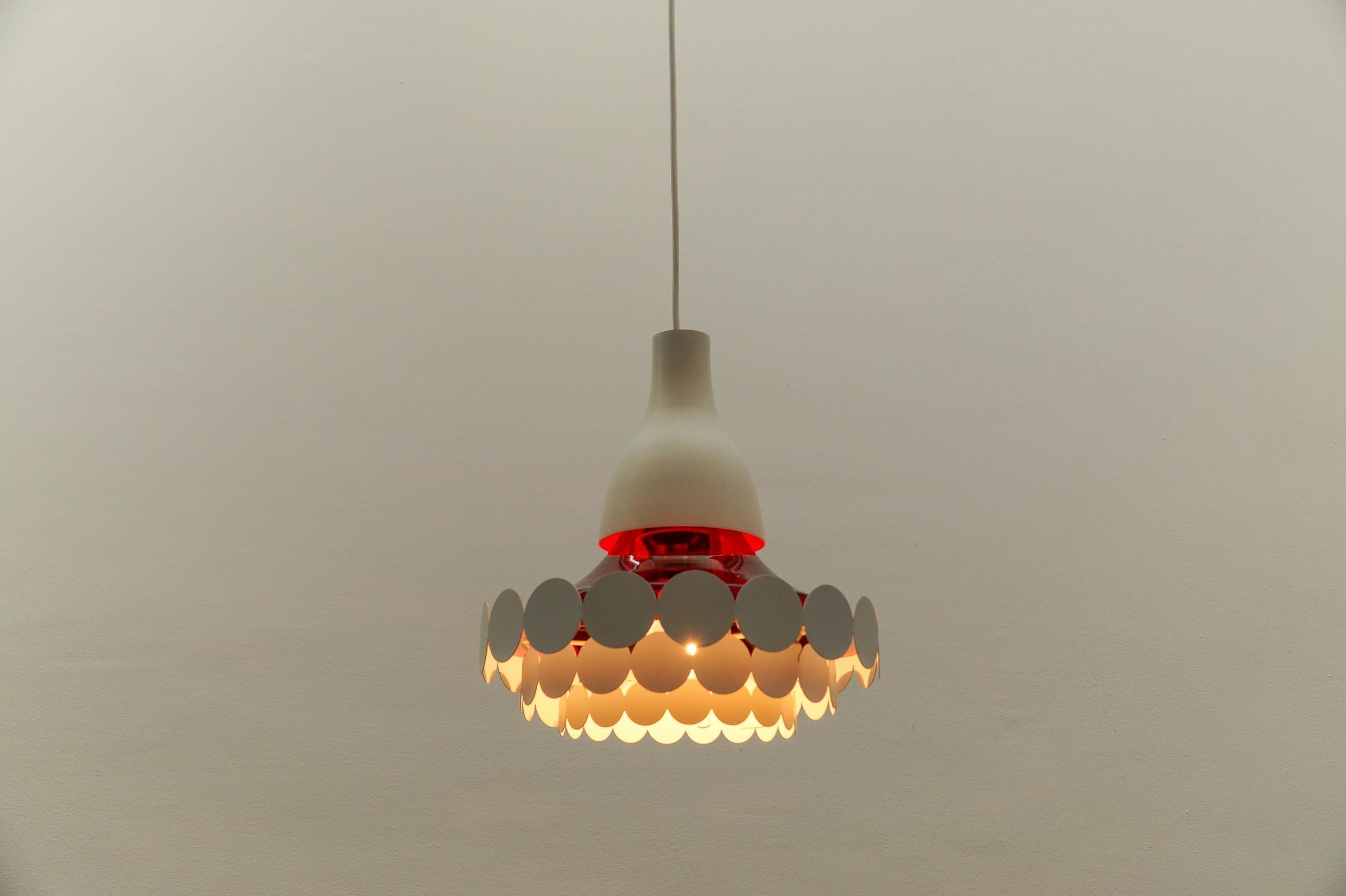 Lampada geometrica in vetro rosso di Doria Leuchten, Germania, anni '60 in vendita 1