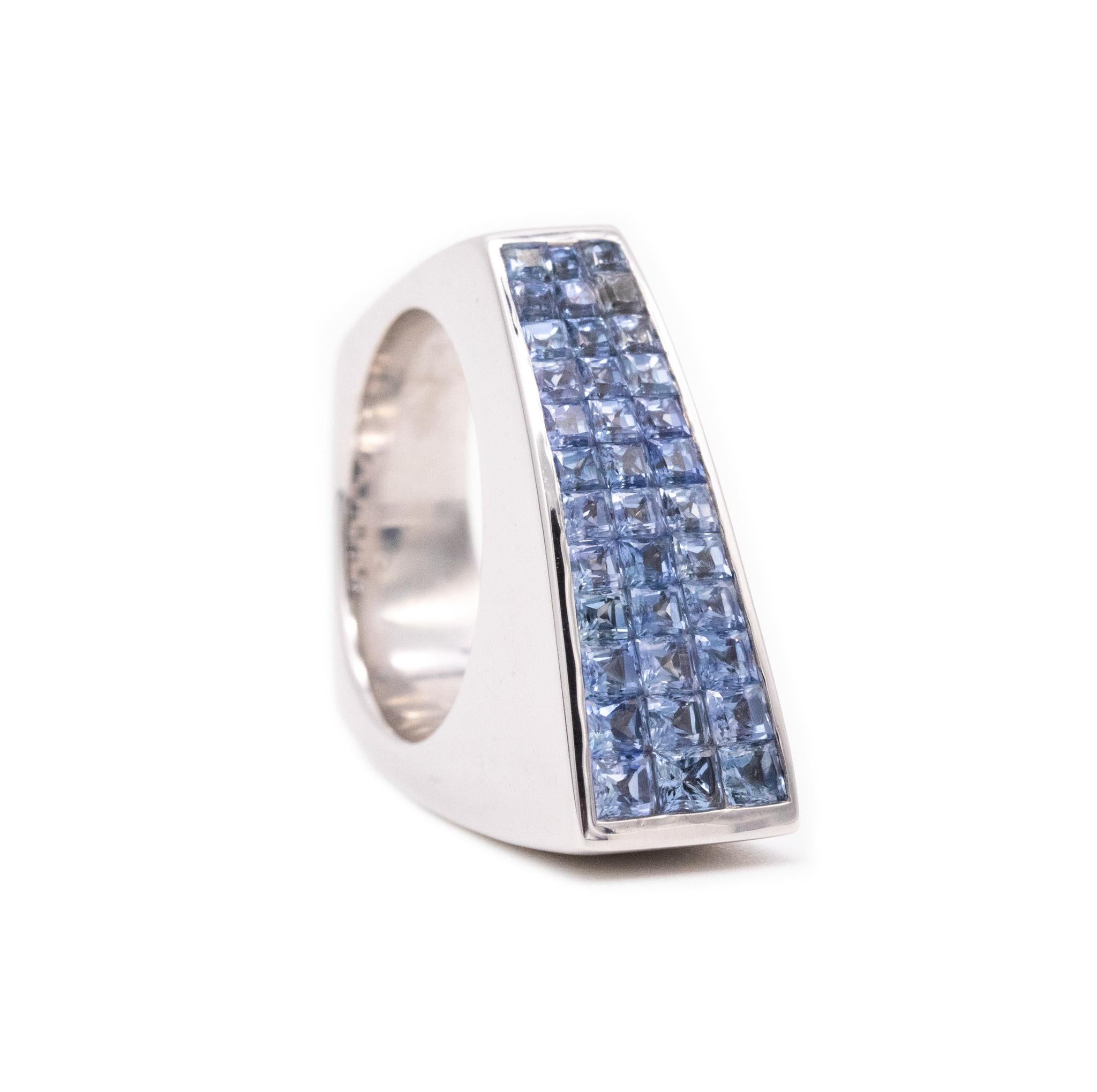 Geometric Ring in 18kt Gold Invisible Setting of 2.52 Ctw Ceylon Blue Sapphires For Sale 7