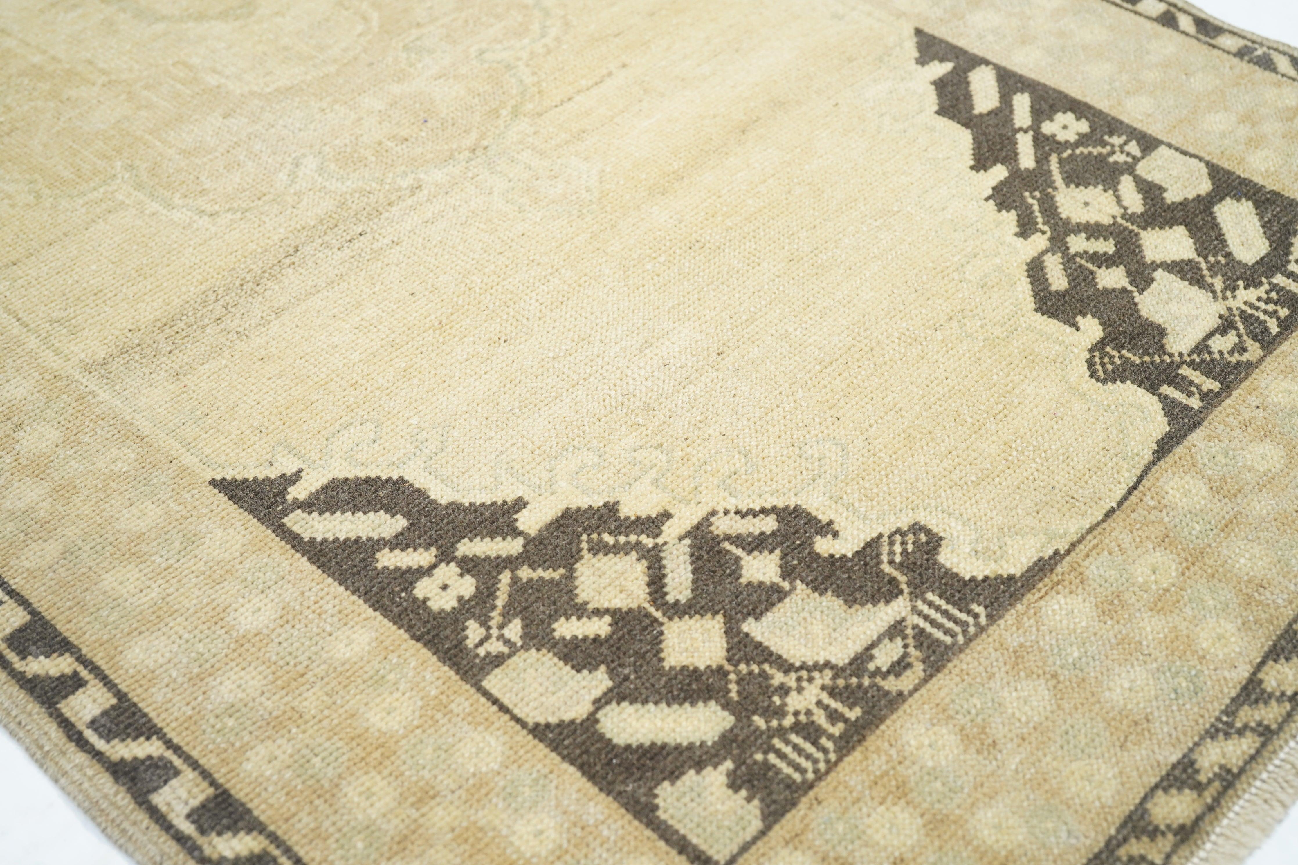 Geometrischer Teppich 2'11'' x 5'10'' (21. Jahrhundert und zeitgenössisch) im Angebot