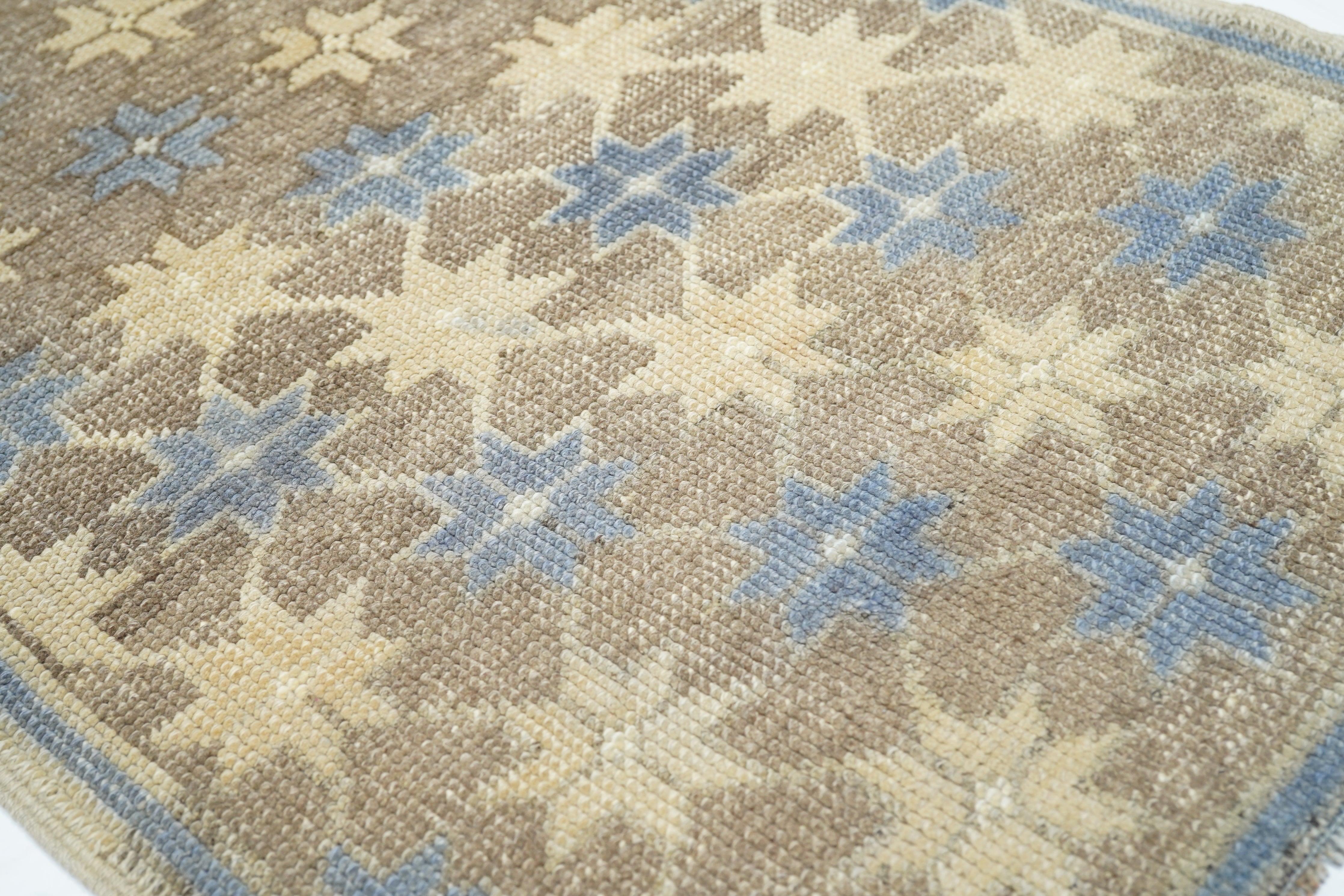 Geometrischer Teppich 2'8'' x 6'9'' im Zustand „Neu“ im Angebot in New York, NY