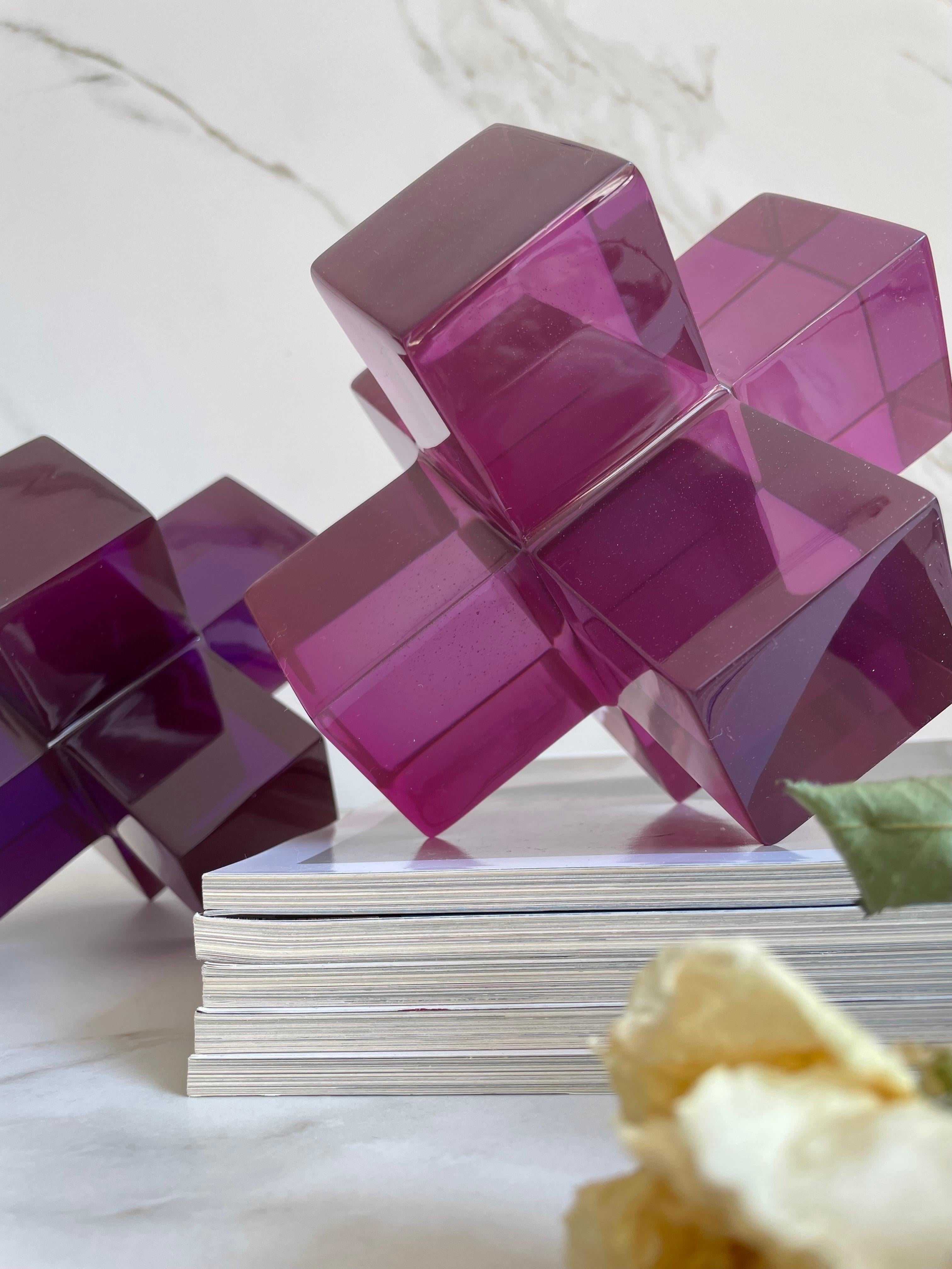 Modern Geometric Sculpture in Polished Resin Color Grape by Paola Valle For Sale