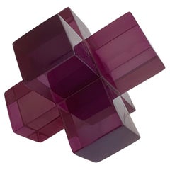 Sculpture géométrique en raisin de couleur en résine polie de Paola Valle