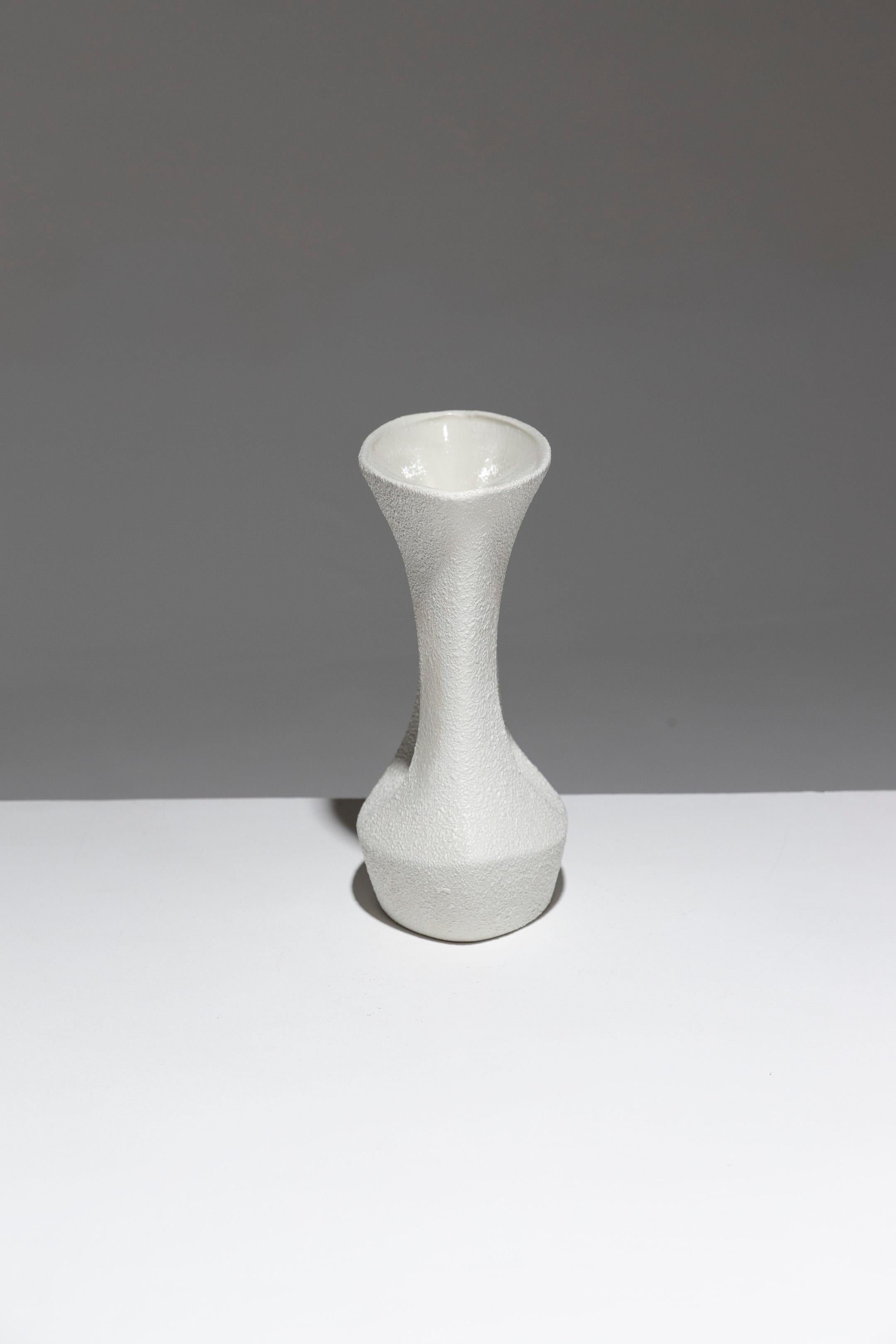 Vase en faïence de forme géométrique, 1970 Bon état - En vente à PARIS, FR