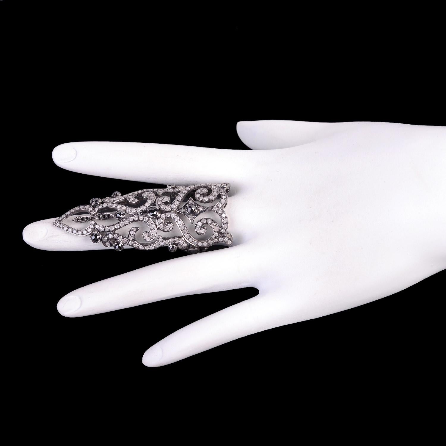 Taglio misto Geometric Shaped Pave Diamond Long Ring In 18k Gold & Silver in vendita