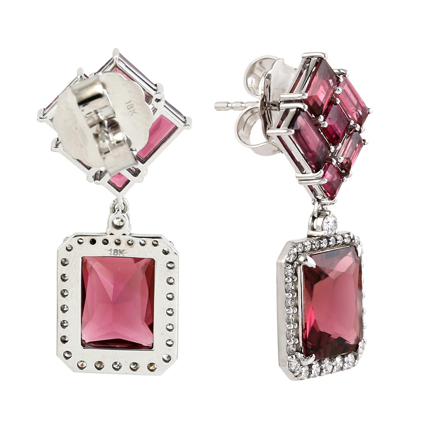 Taglio misto Orecchini con tormalina rosa a forma geometrica e diamanti in oro 18 carati in vendita
