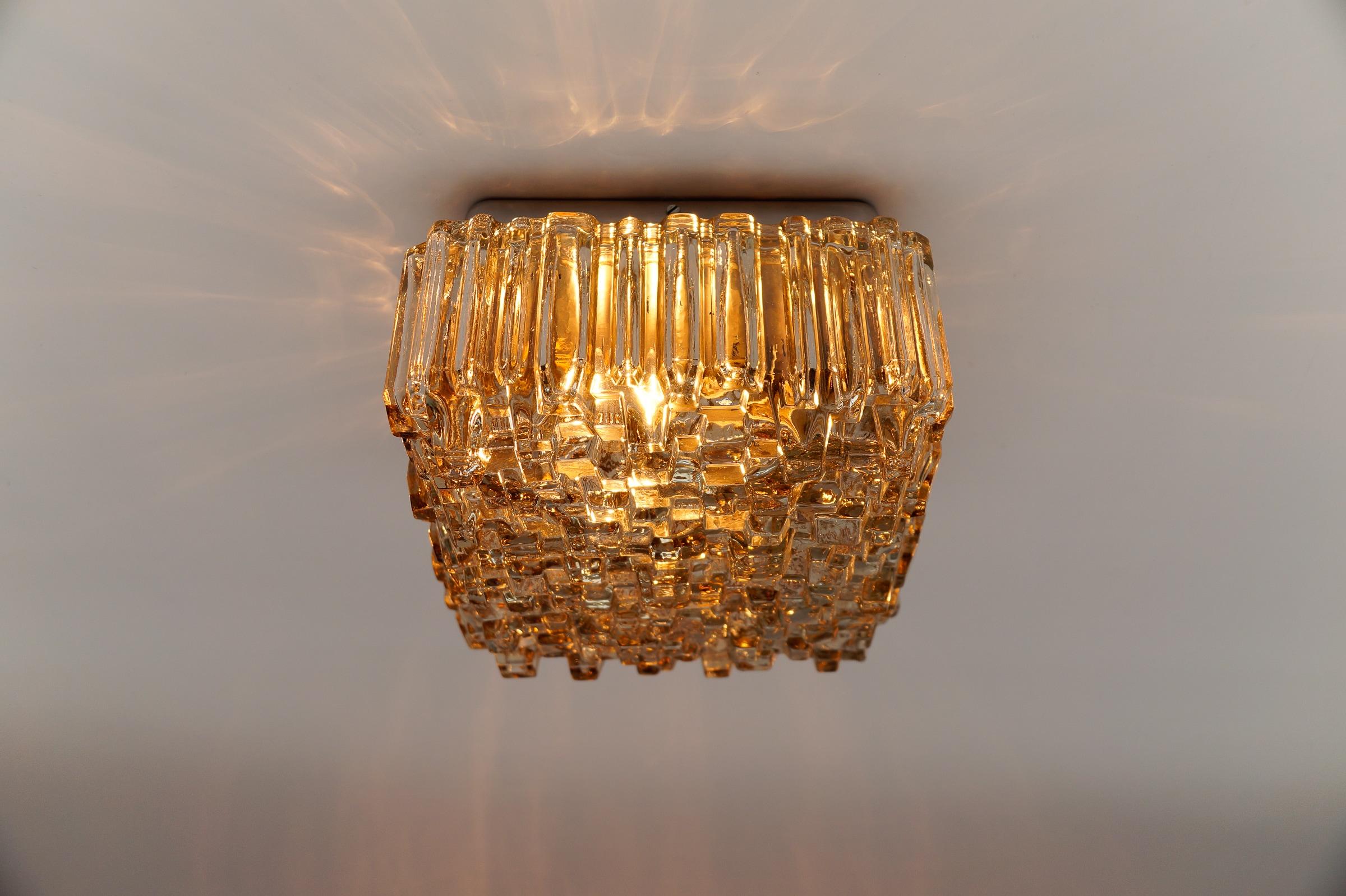 Lampada da parete a bolla geometrica in vetro fumé di Hoffmann Leuchten 1960s In condizioni buone in vendita a Nürnberg, Bayern