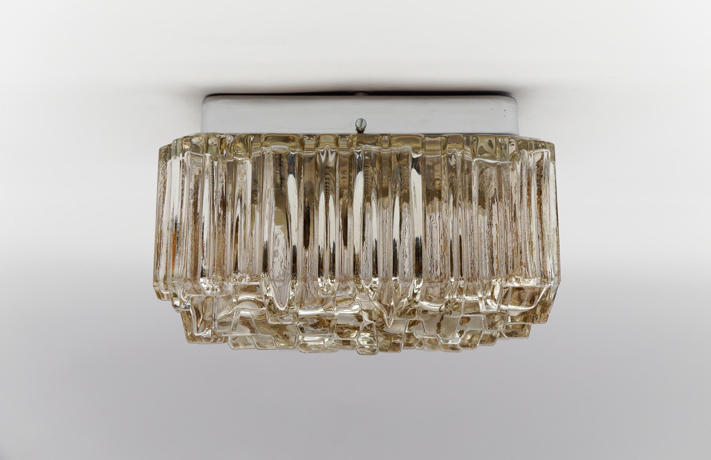 Metallo Lampada da parete a bolla geometrica in vetro fumé di Hoffmann Leuchten 1960s in vendita