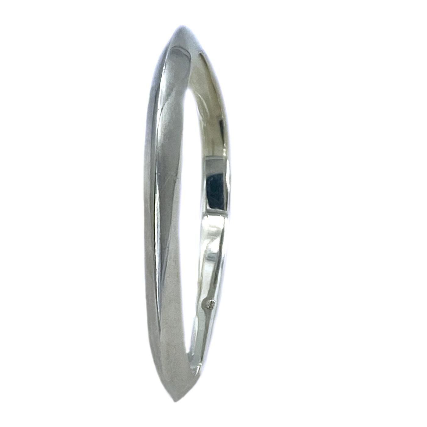 Geometric Solid Sterling Silver Bangle-1 (Moderne) im Angebot