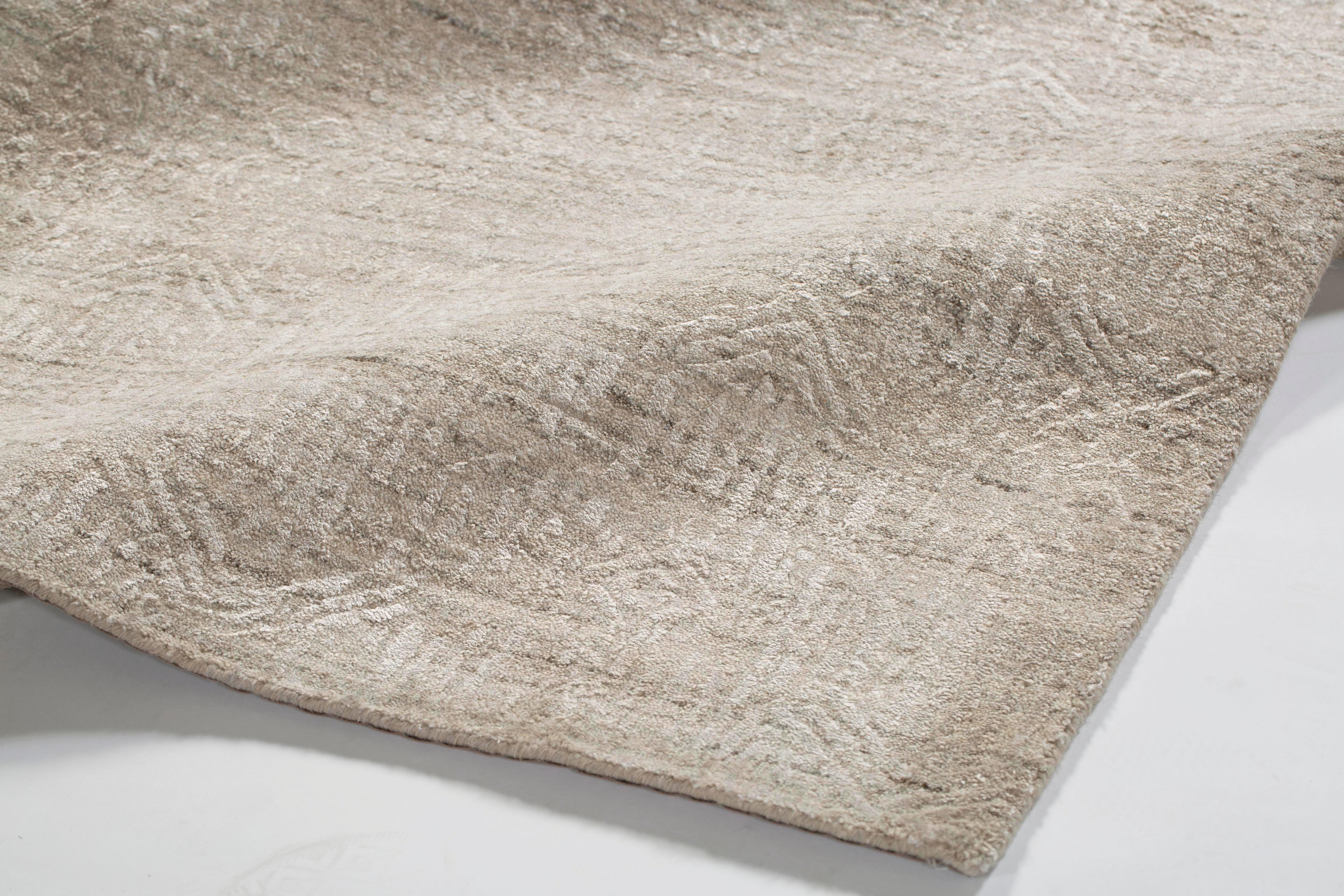 Metropolis Wheat ist ein einzigartiges Farbmuster für unsere New Textures Collection'S. Dieser Niederflorteppich mildert die scharfen Kanten eines jeden Raumes und bietet einen herrlich luxuriösen Platz für Ihre Füße.