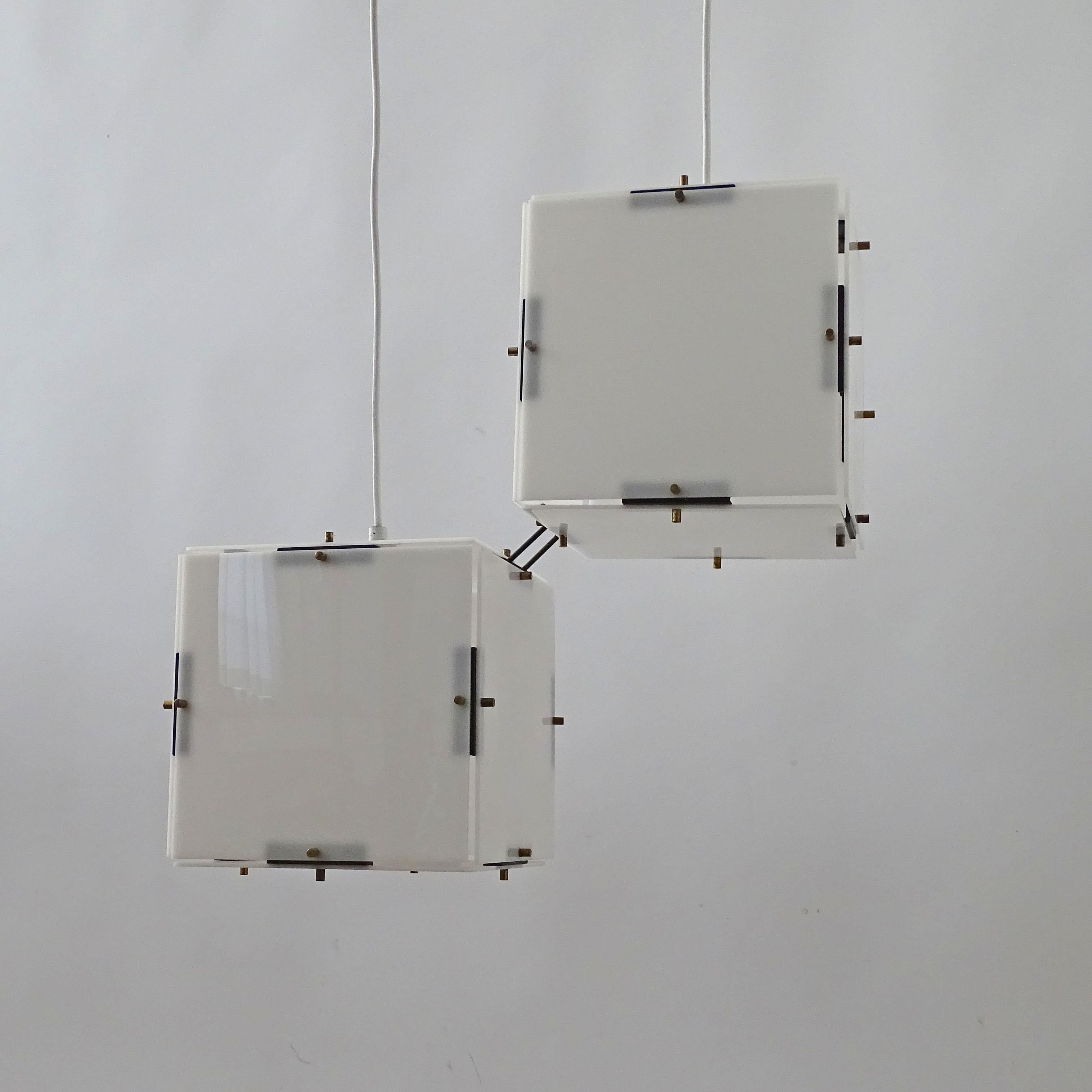 Lampada da soffitto geometrica Stilux a due quadrati in plexiglass, Italia 1950s in vendita 3