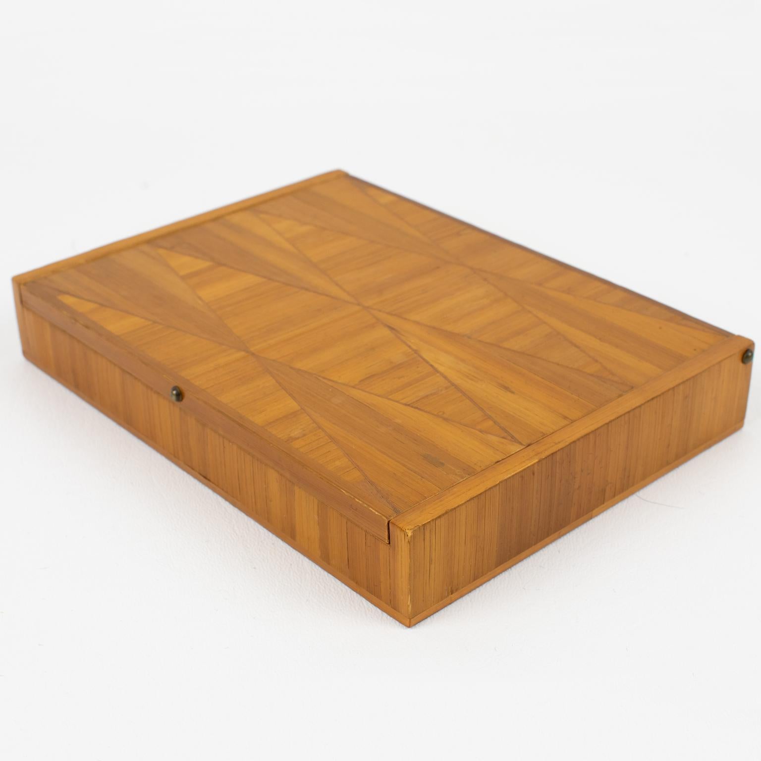 Caja geométrica de marquetería de paja atribuida a Jean-Michel Frank, hacia 1930 en venta 2