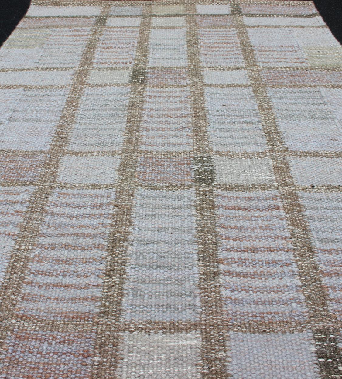 Geometric Stripe Block Modern Scandinavian Flat-Weave Design Rug in Gray Tones In New Condition For Sale In Atlanta, GA