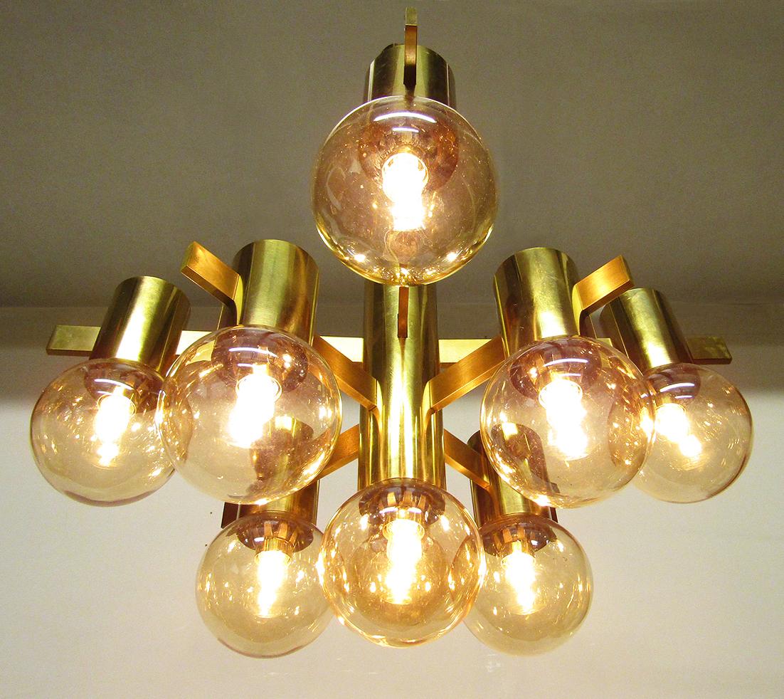 Geometric Swedish 1970s Chandelier in Brass and Glass by Hans-Agne Jakobsson For Sale 4