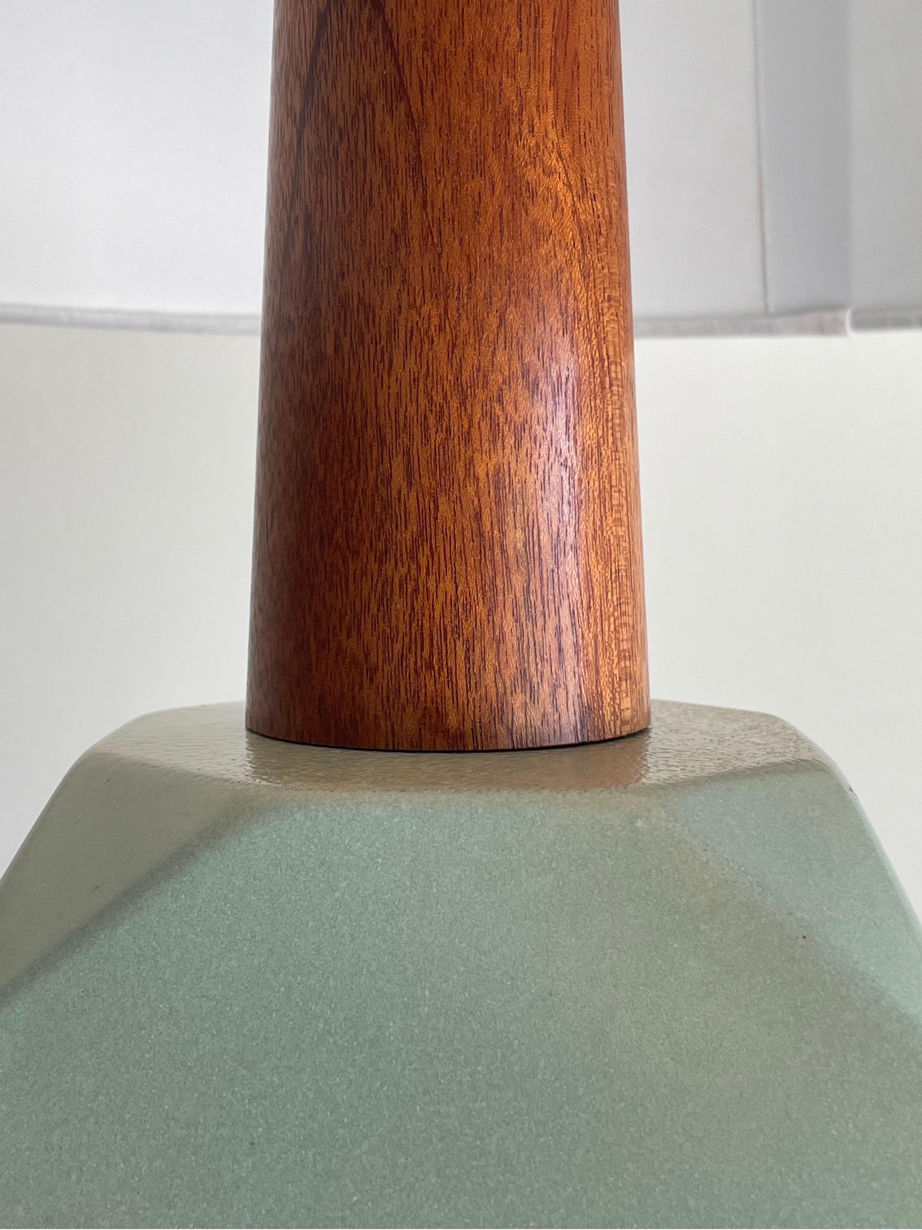 Céramique Lampe de table géométrique de Jane et Gordon Martz en vente
