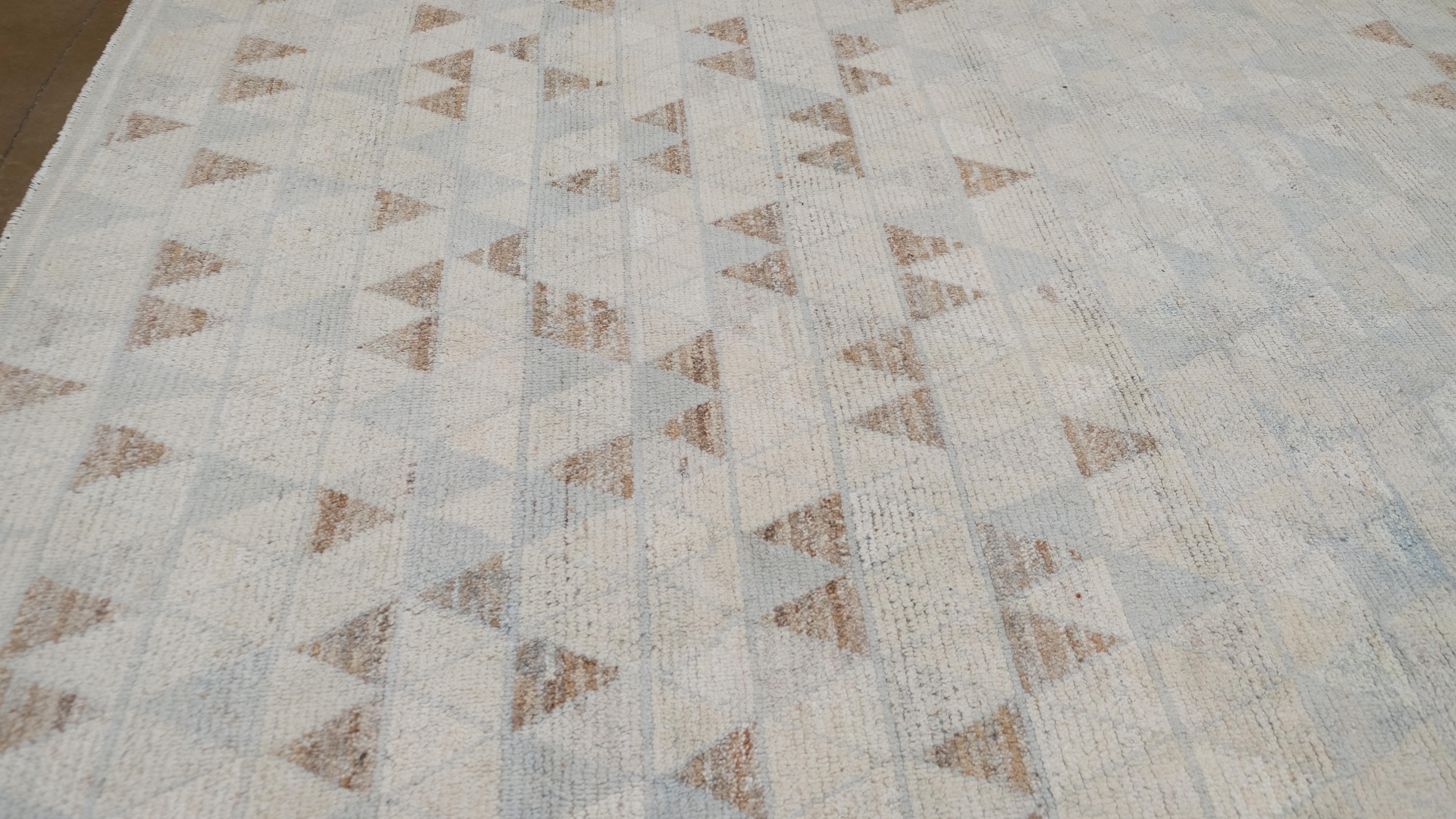 Pakistani Geometric Triangle Patterned Tulu Wool Rug 8'5''x10'2'' For Sale