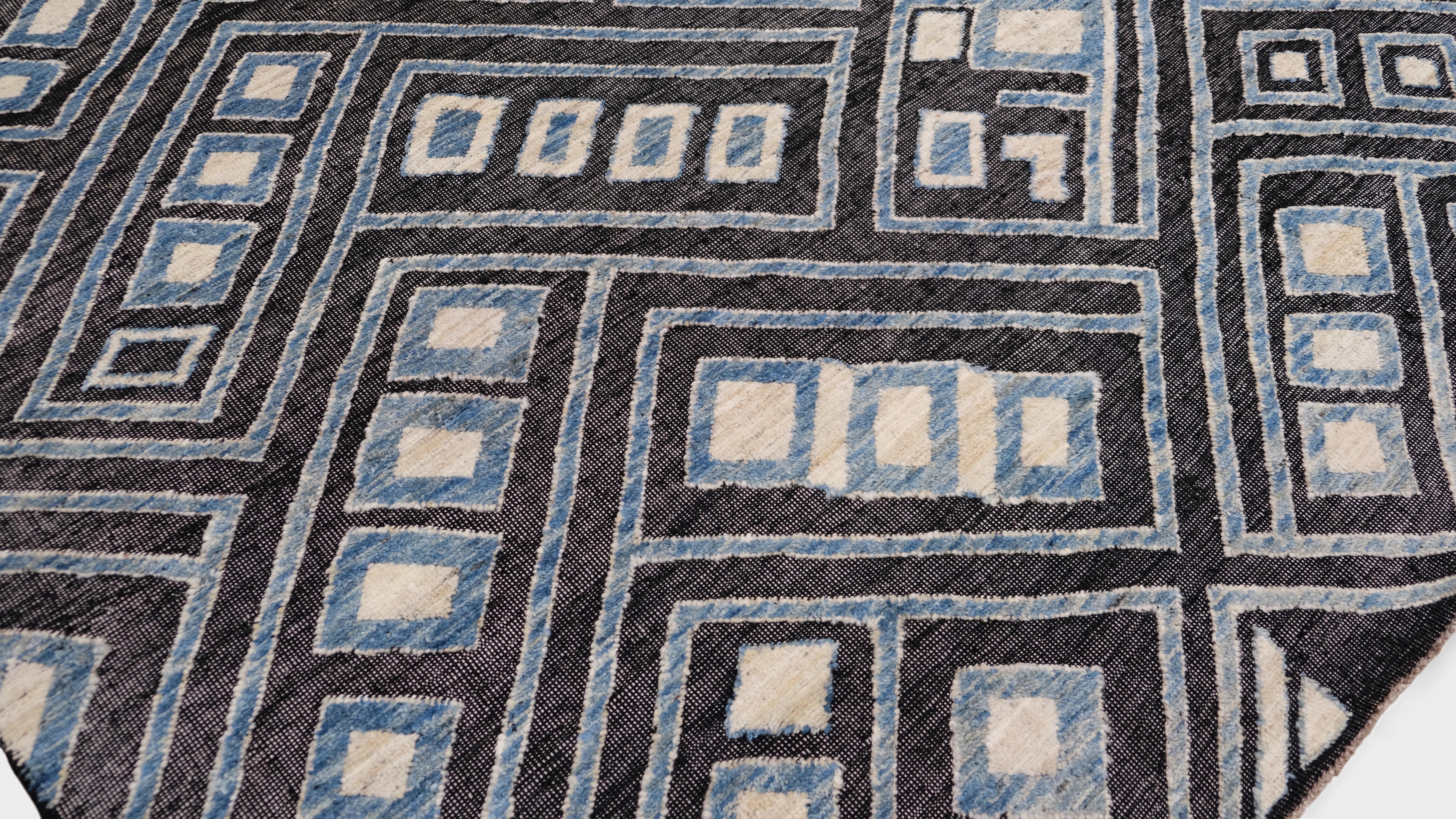 Afghano Tappeto Geometrico Tribale Moderno in Lana Blu, Avorio e Carboncino 9'3''x12' in vendita