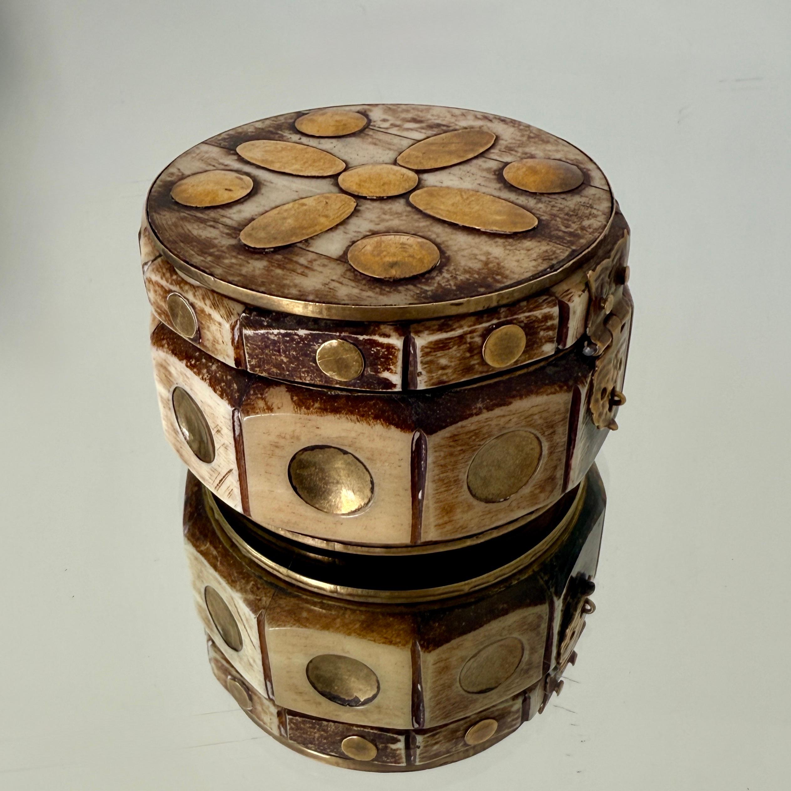 Hand-Carved Geometric Trinket Box in Brass with Bone Inlay, Handcrafted in Morocco, 1970's For Sale
