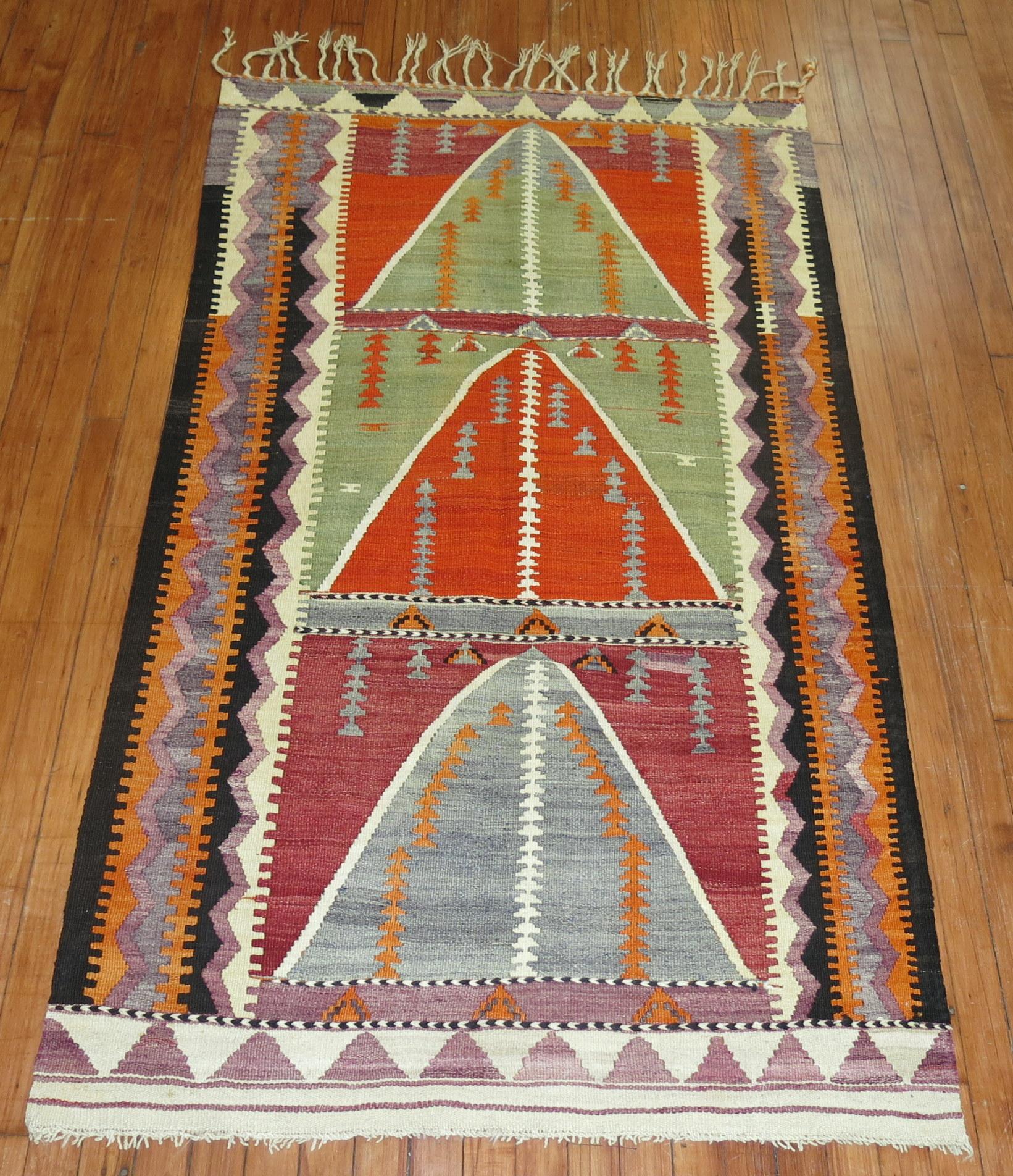 Geometric Turkish Kilim In Good Condition For Sale In New York, NY