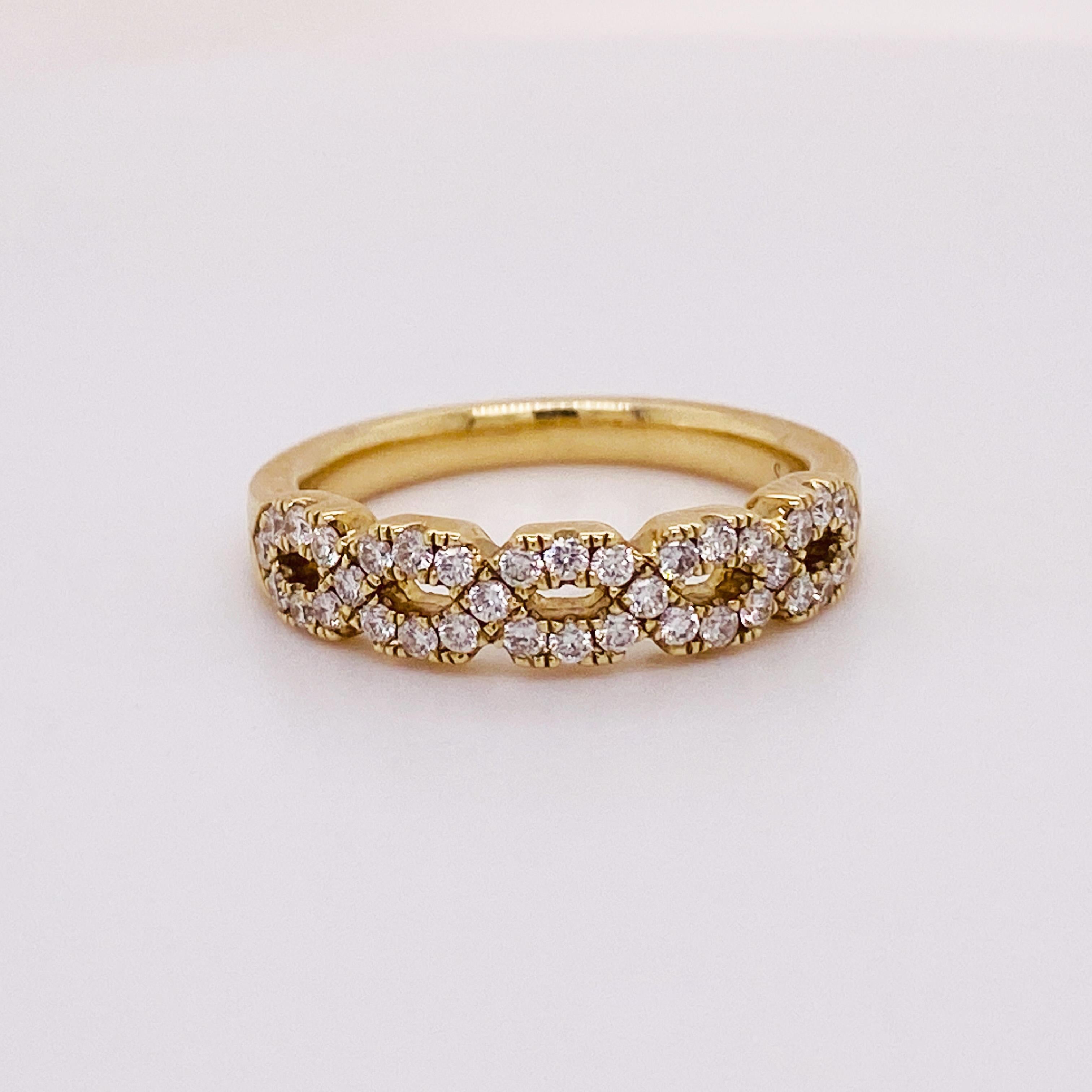 For Sale:  Geometric Twist Diamond Pave Band 0.20 Carats in 14K Yellow Gold  3