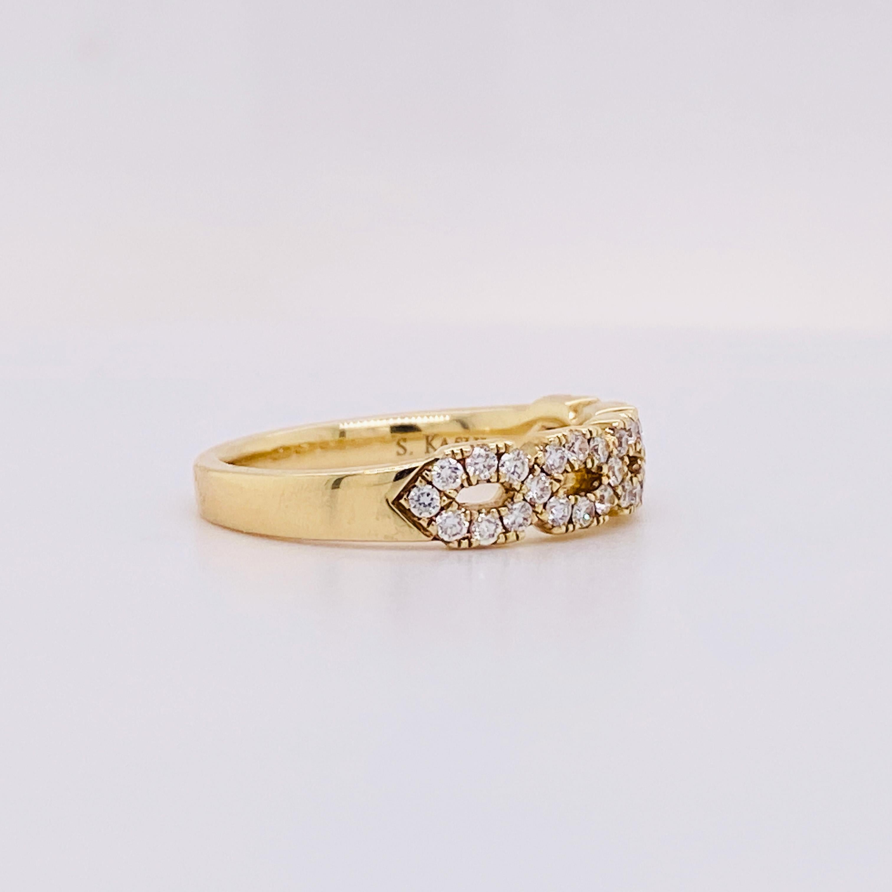For Sale:  Geometric Twist Diamond Pave Band 0.20 Carats in 14K Yellow Gold  4