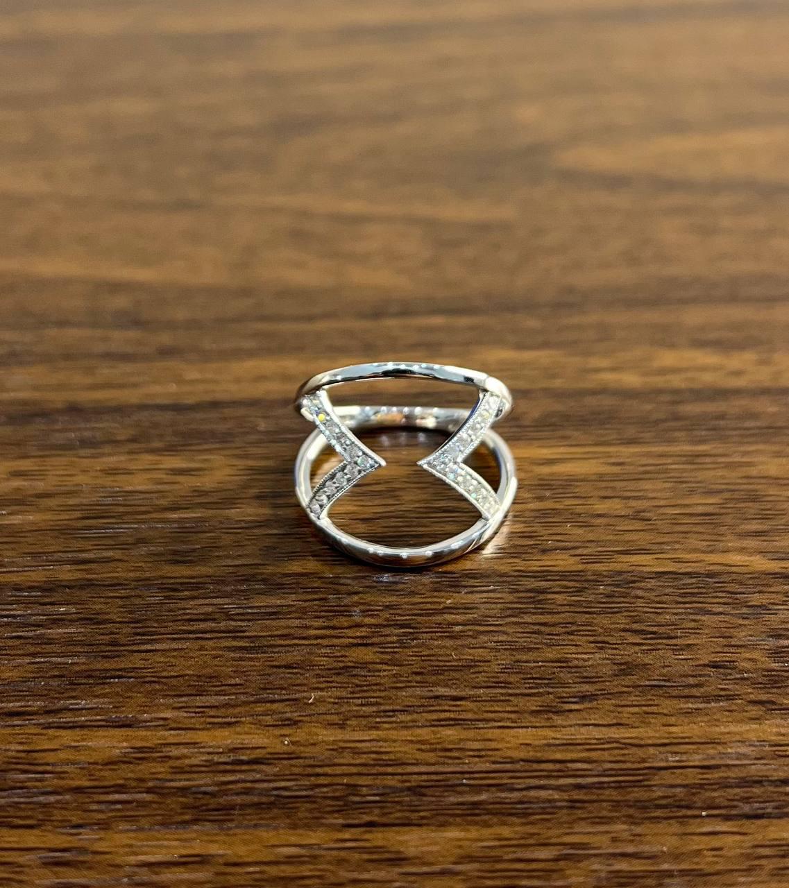 Geometric V Shape Open Brilliant Cut White Diamond 18 Karat White Gold Ring In New Condition For Sale In Oakton, VA