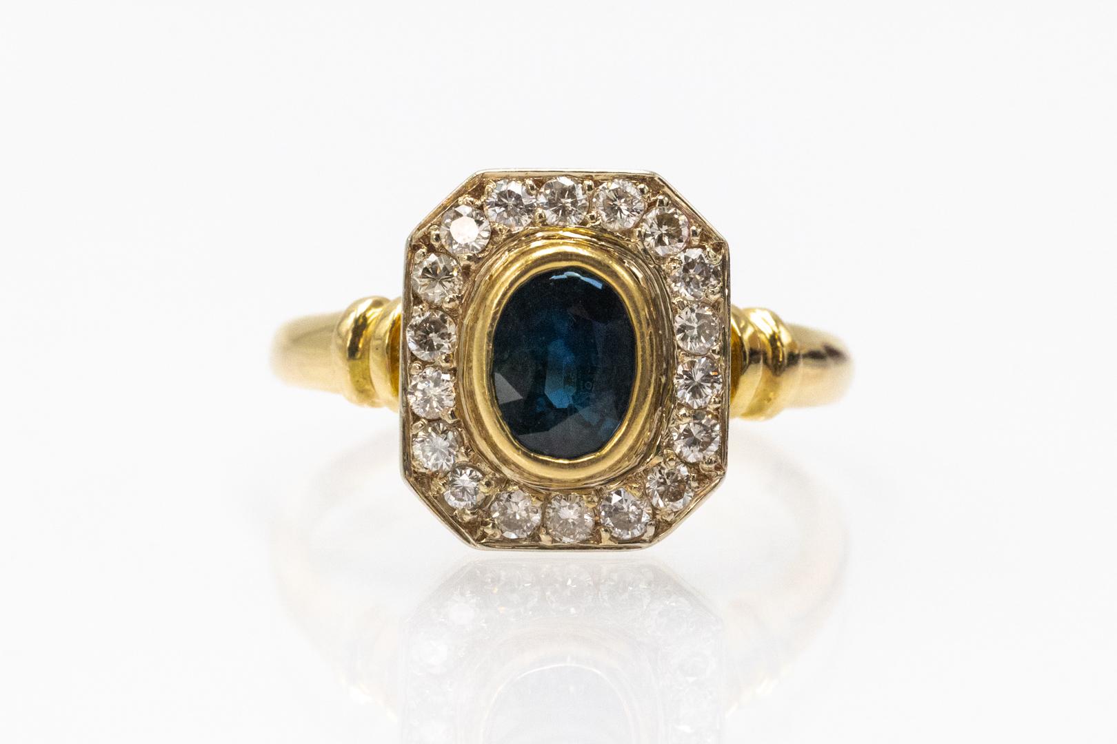 Moderne Bague géométrique en or 18k vinatge avec saphir et diamants. en vente