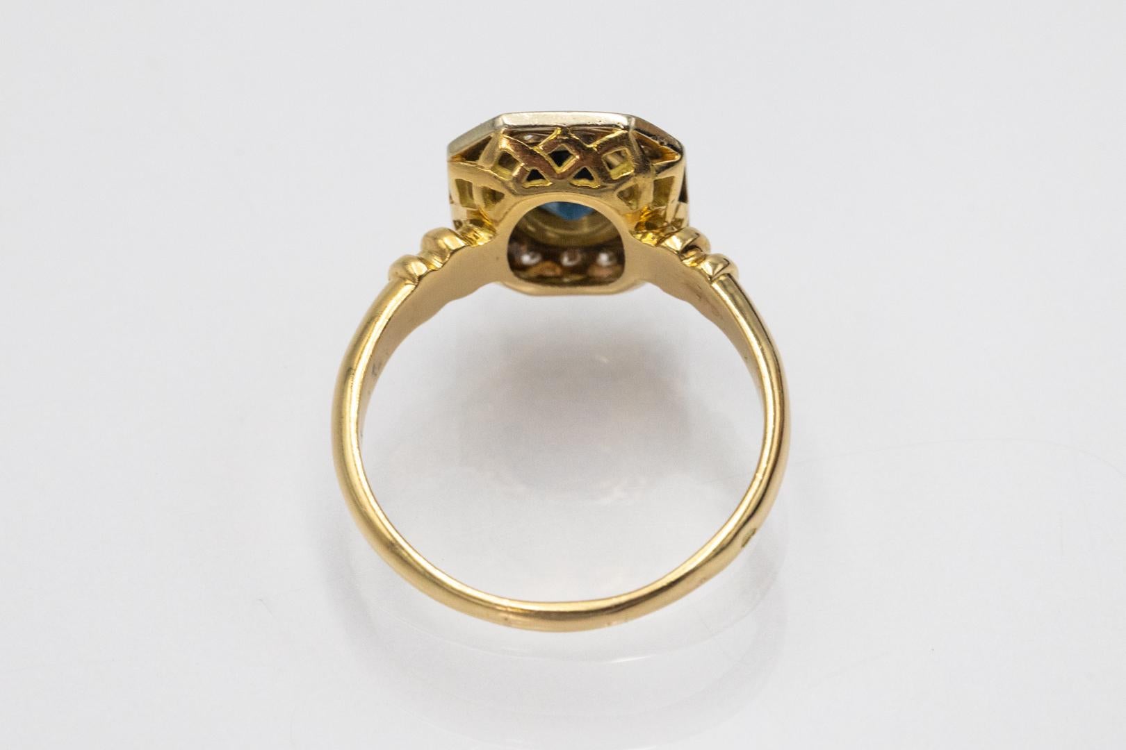 Bague géométrique en or 18k vinatge avec saphir et diamants. Pour femmes en vente