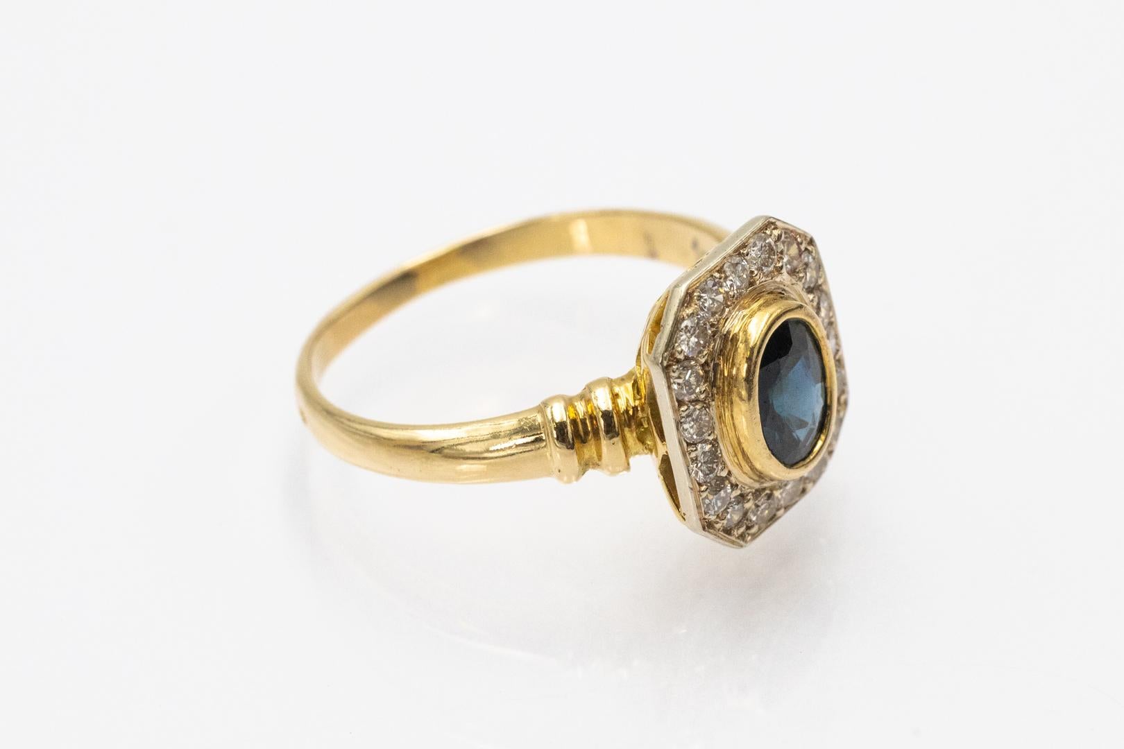 Bague géométrique en or 18k vinatge avec saphir et diamants. en vente 1