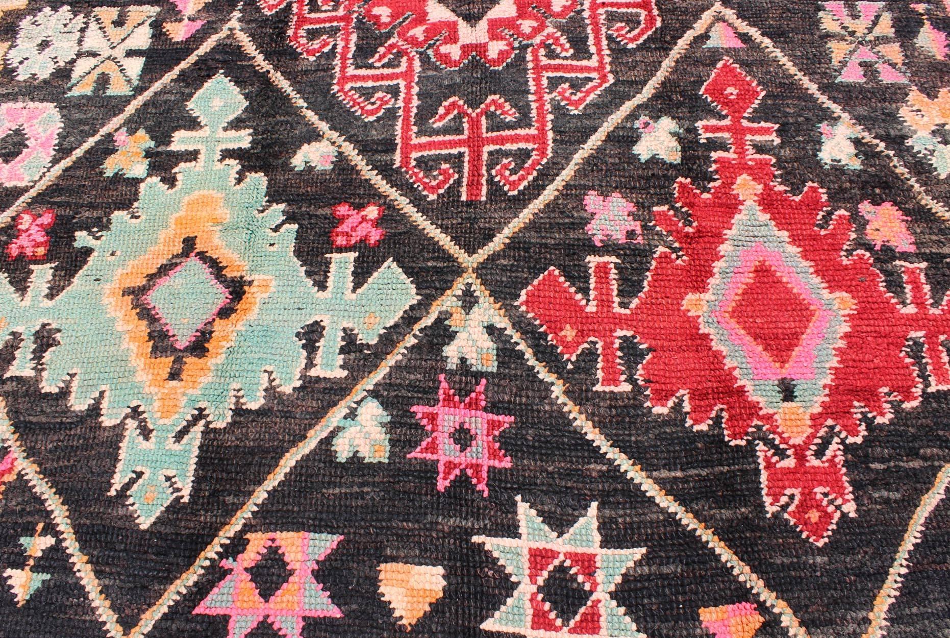 Geometric Vintage Moroccan Rug in Black, Red, Green  For Sale 5