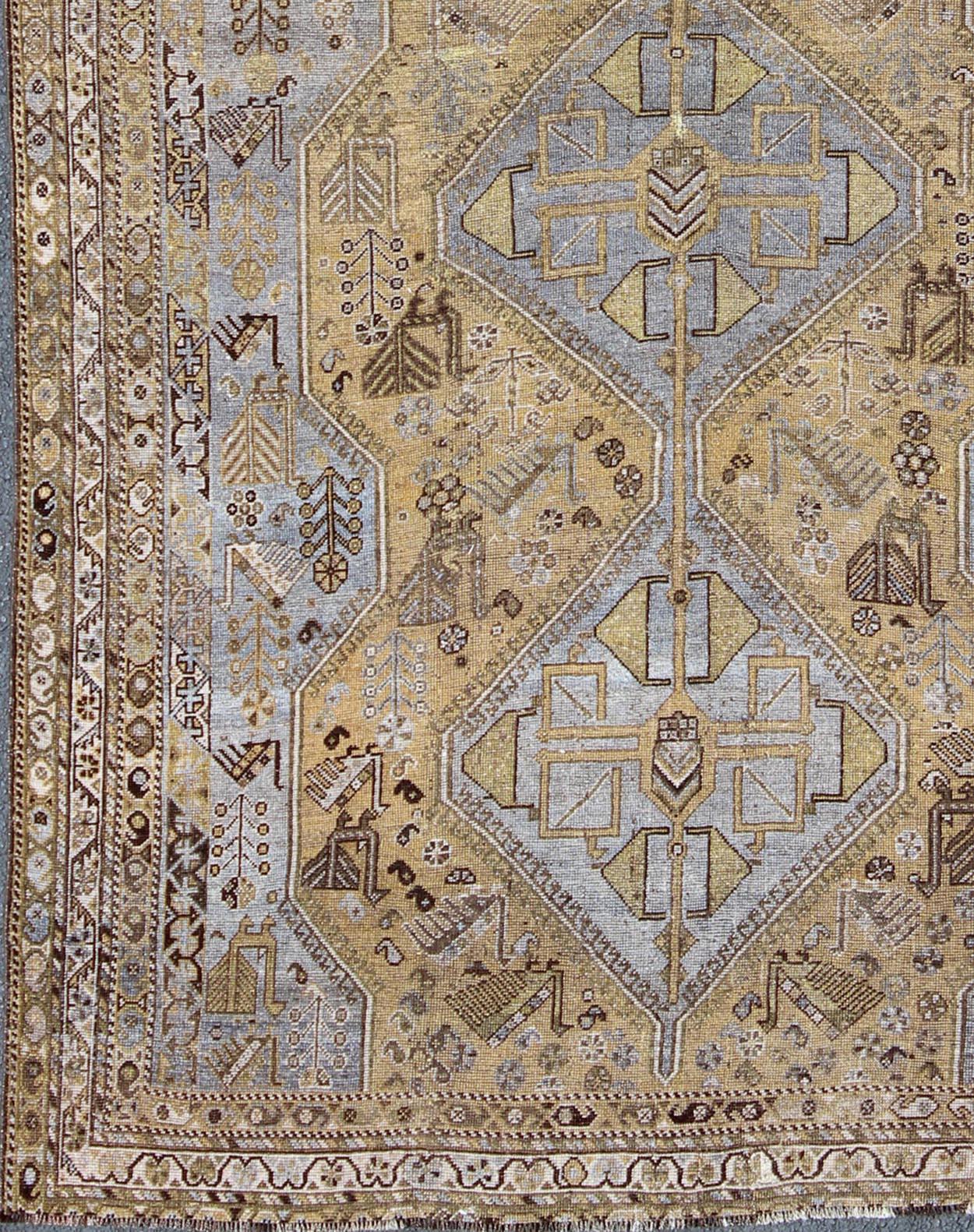 Geometric Vintage Persian Shiraz Rug Tri-Medallion Design in Lavender and Olive For Sale 5