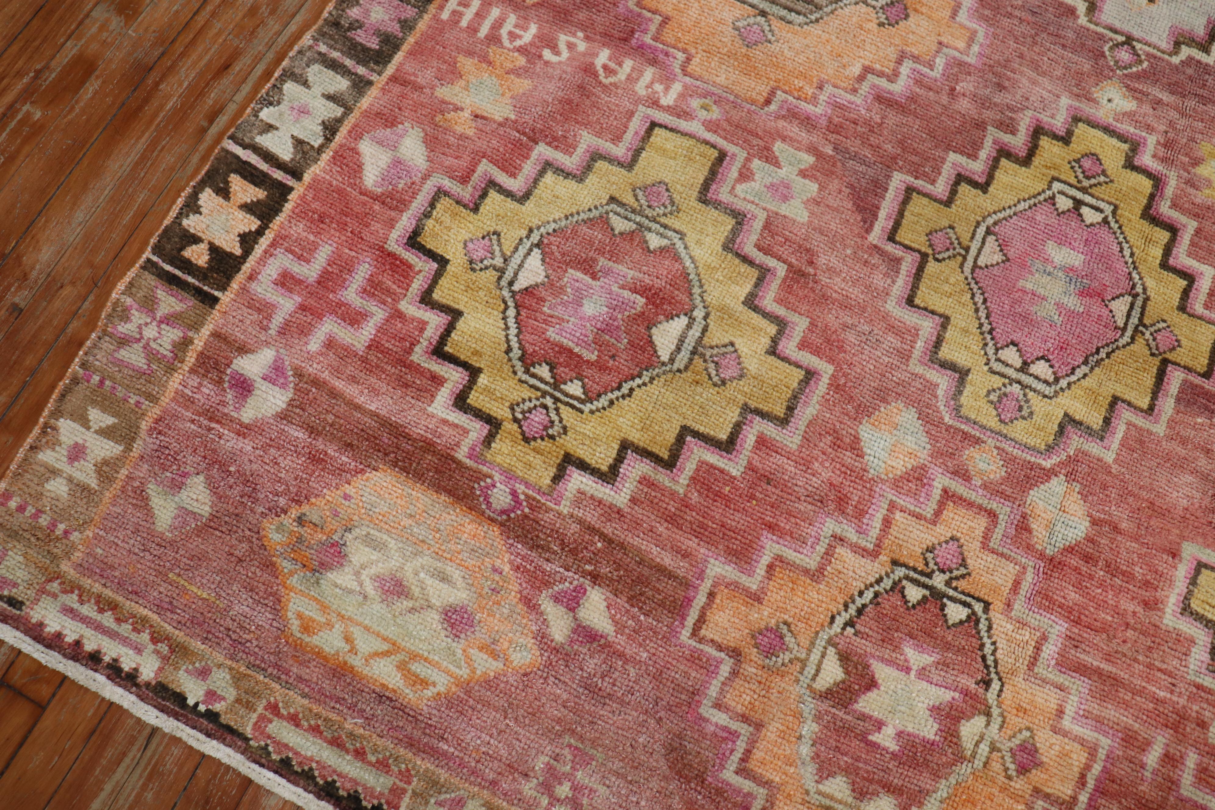 Geometric Vintage Turkish Room Size Rug In Good Condition For Sale In New York, NY
