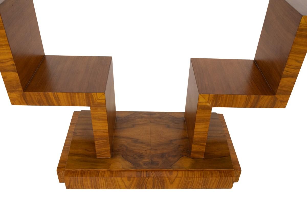 Polonais Table console art déco géométrique en noyer, Pologne, milieu du XXe siècle. en vente