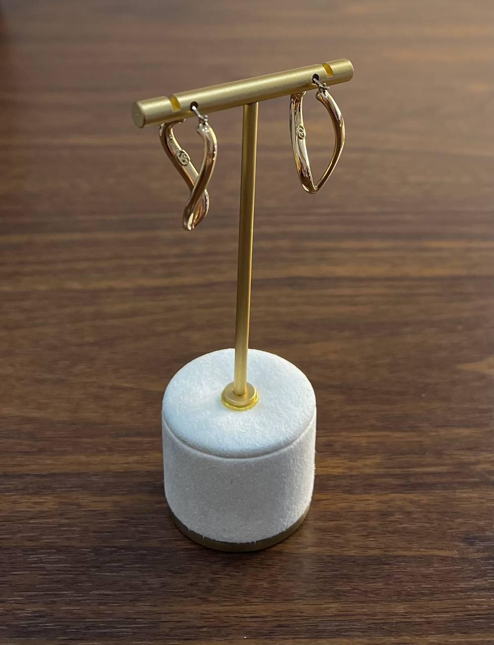 Donna Orecchini pendenti a onde geometriche con diamante in oro rosa 14K in vendita