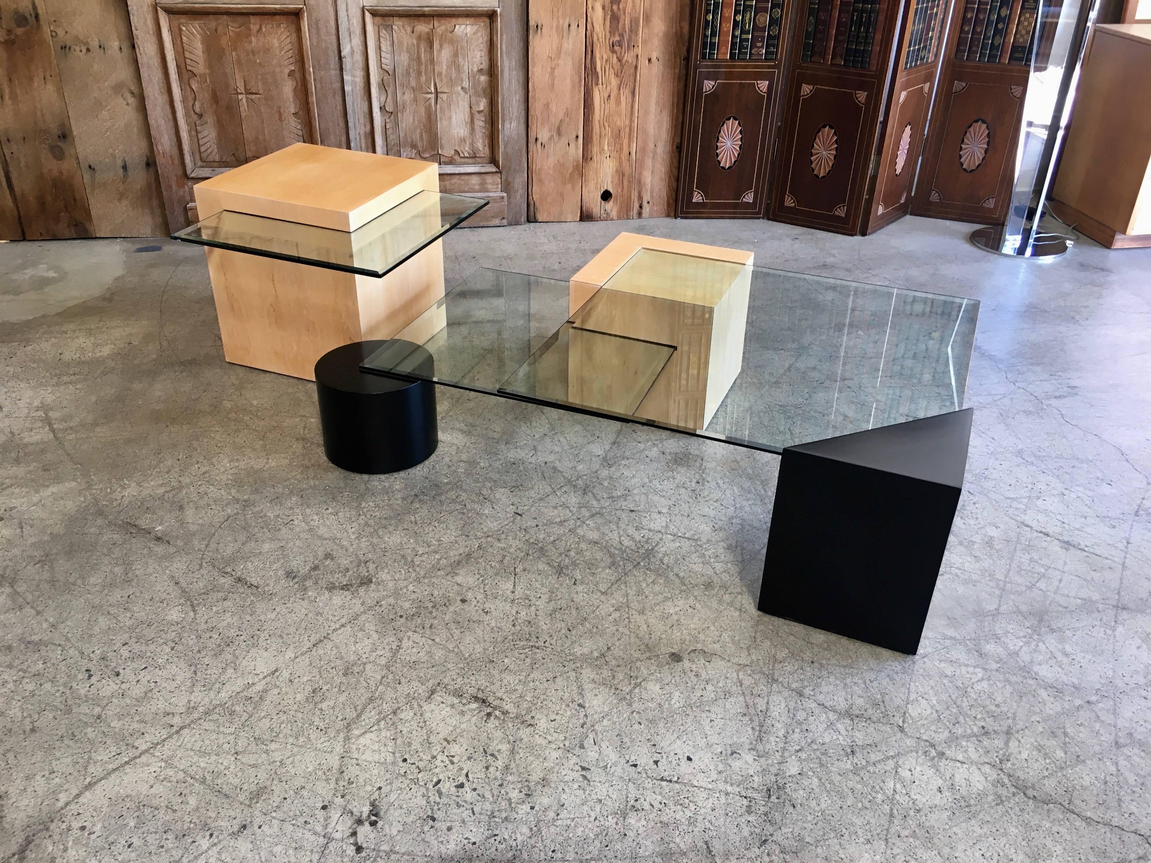 Very versatile geometric wood shapes two are in a natural maple and two have been ebonized with glass surfaces in different sizes, that can be mixed.
Big square 19.25