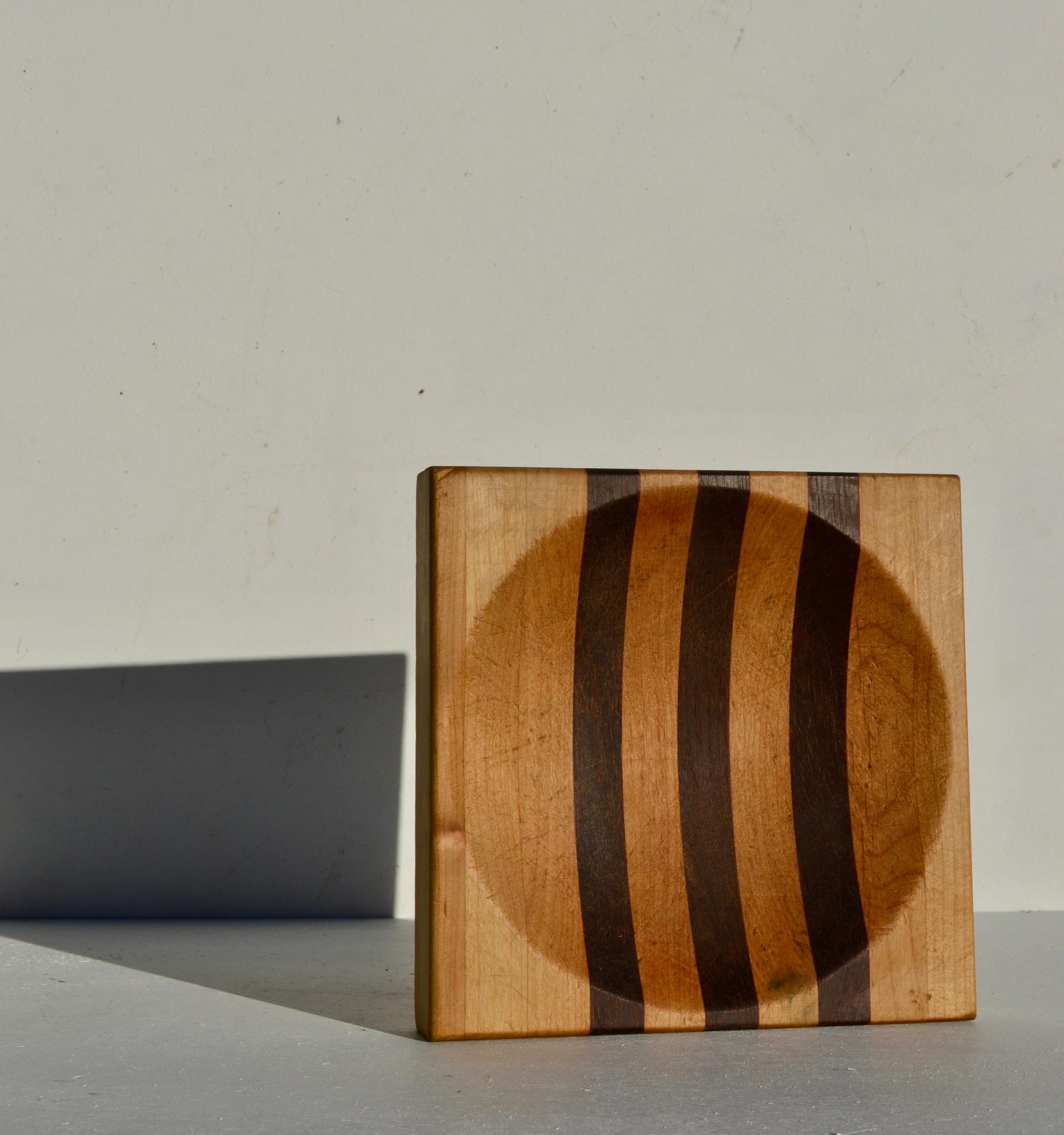 Francese Catchall geometrico in legno - Francia - Anni '70 in vendita