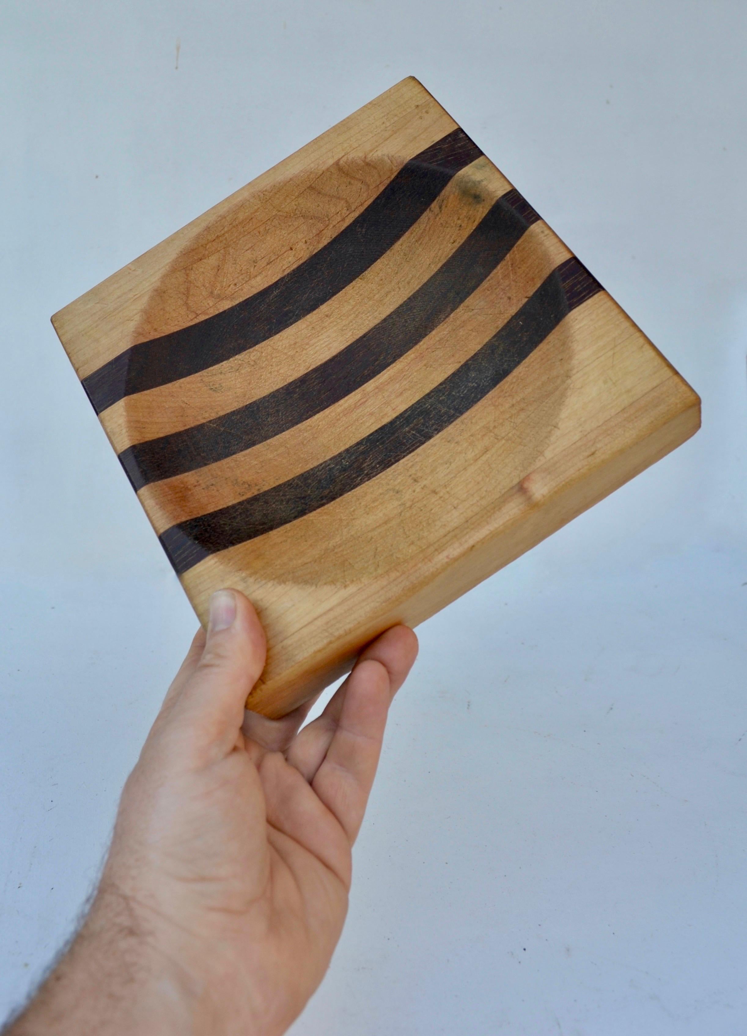 Catchall geometrico in legno - Francia - Anni '70 In condizioni buone in vendita a SOTTEVILLE-LÈS-ROUEN, FR