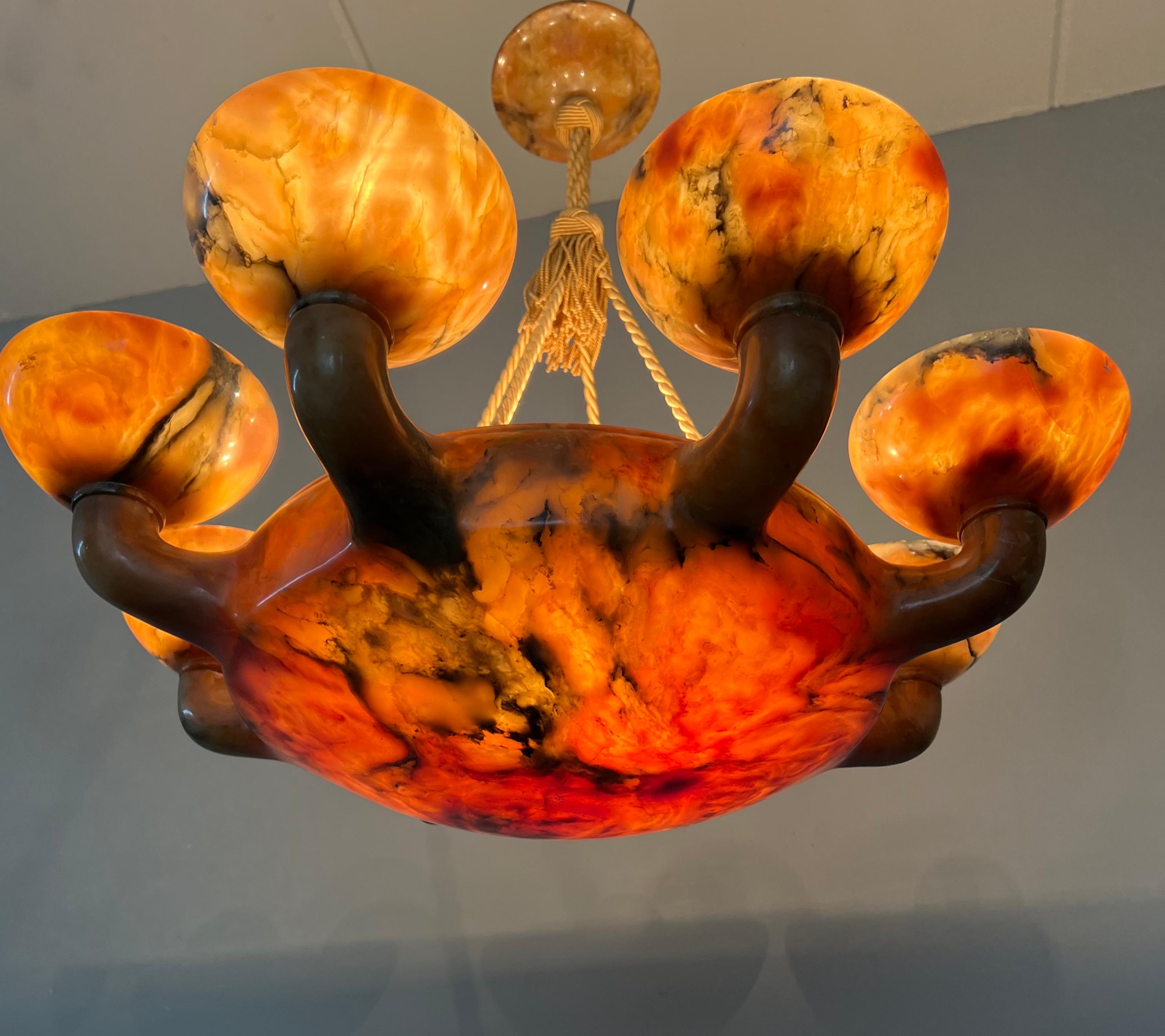 Striking & Extra Large Organic Shape Hand carved Alabaster Chandelier / Pendant In Excellent Condition For Sale In Lisse, NL