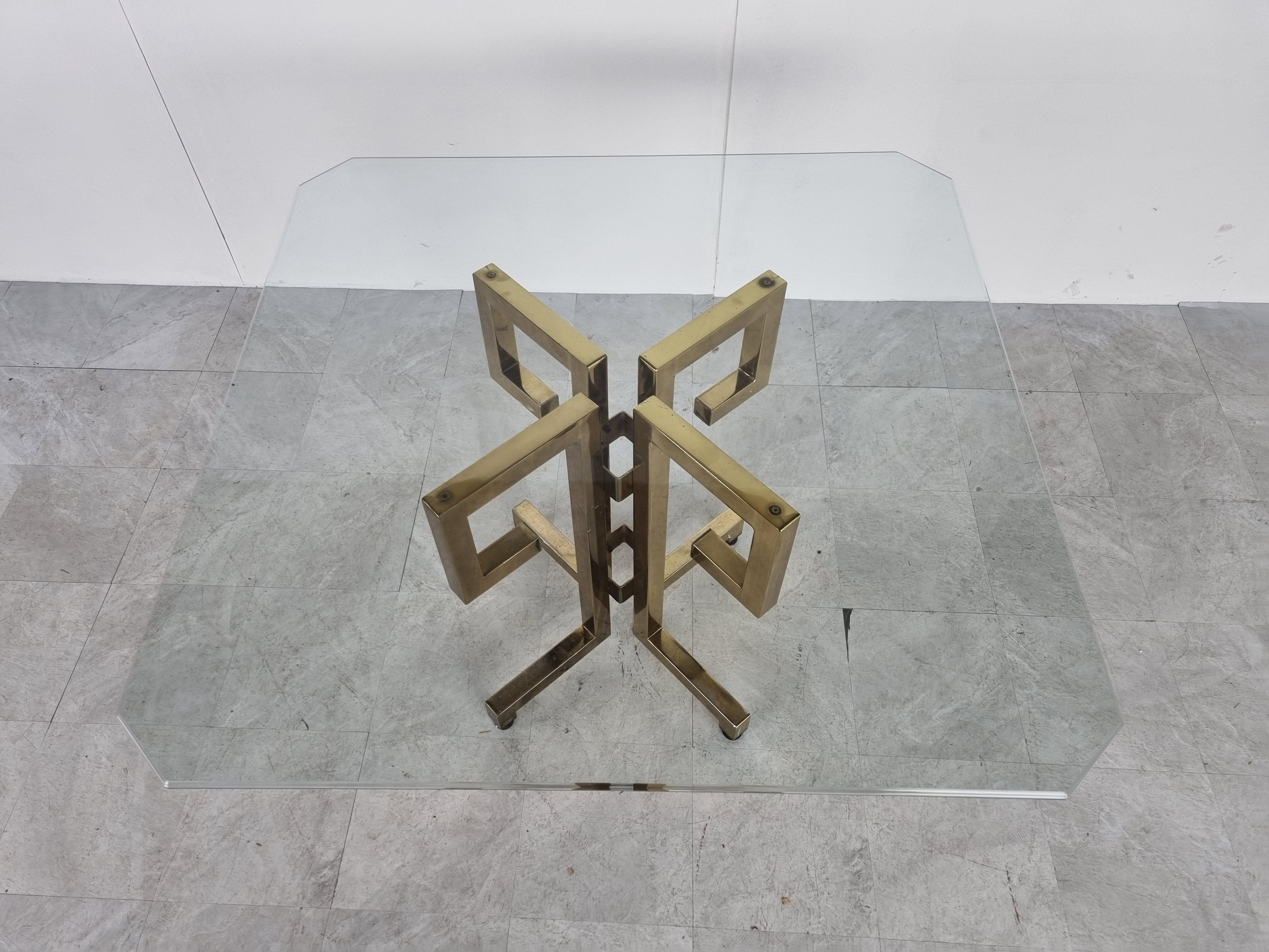 Table de salle à manger géométrique en laiton, 1970 en vente 3