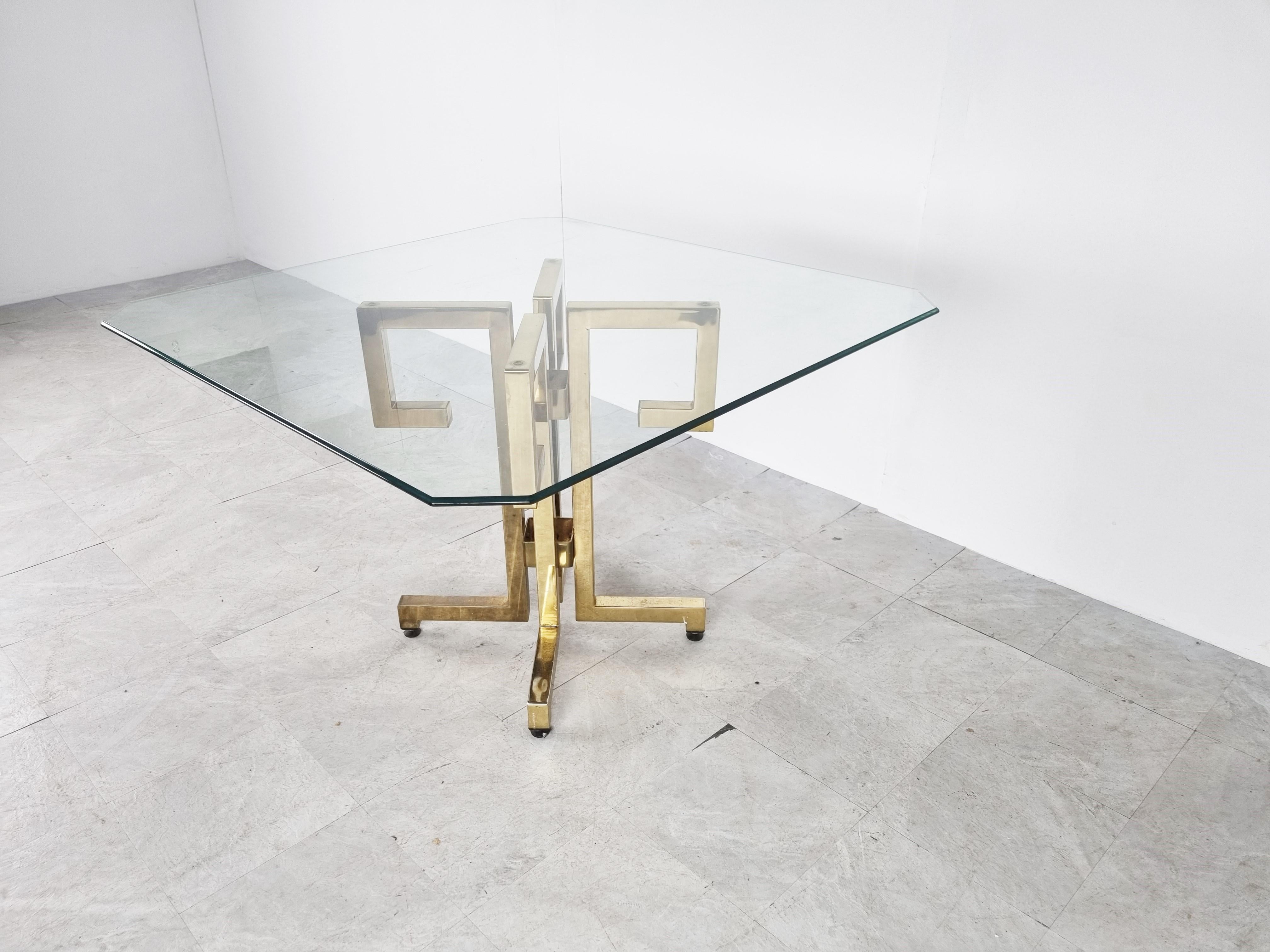 Fin du 20e siècle Table de salle à manger géométrique en laiton, 1970 en vente