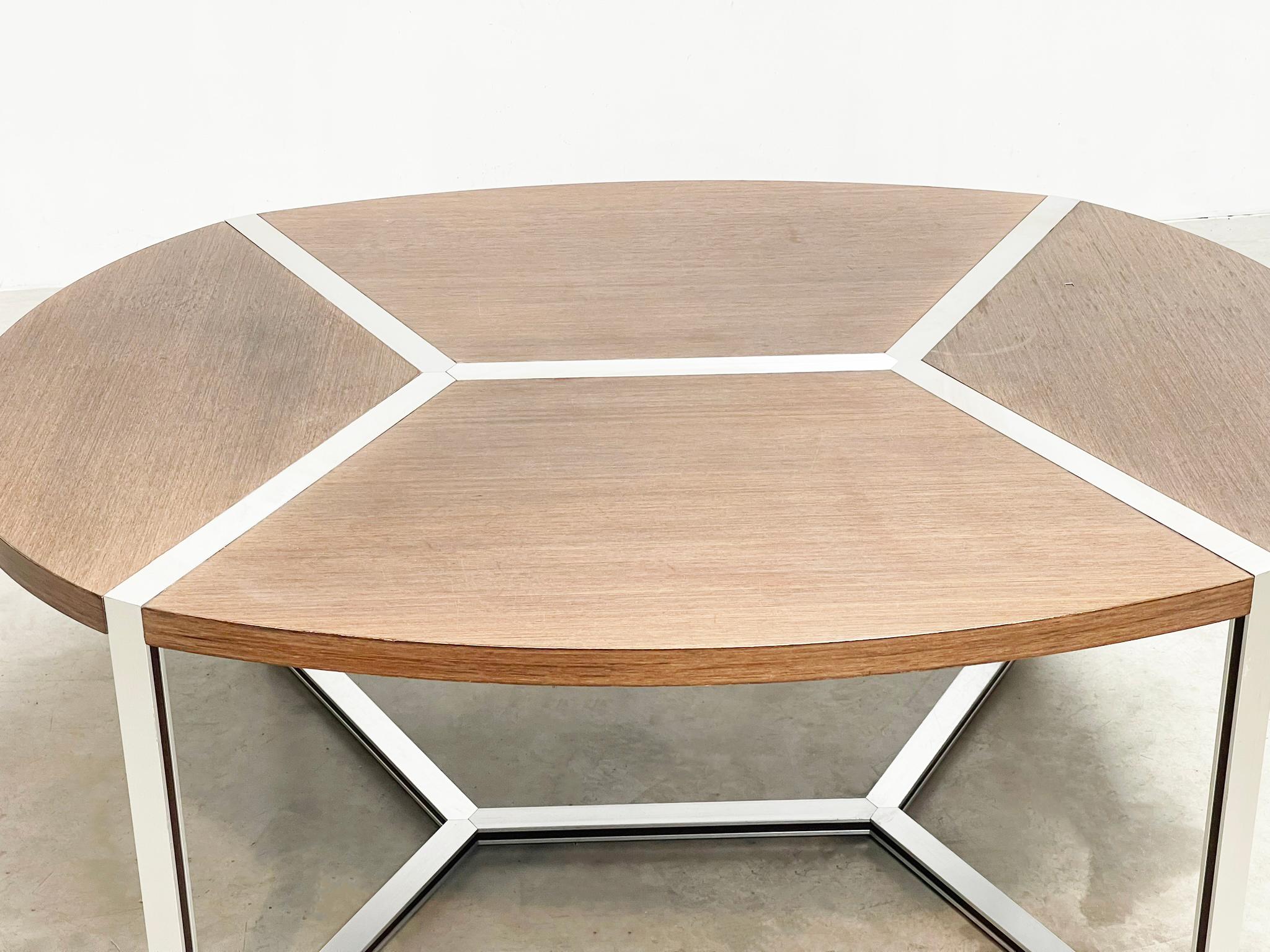 Geometrical Ligne Roset dining table designed by Henri Lesetre and Claude Gailla In Good Condition For Sale In Nijlen, VAN