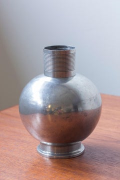 Jarrón geométrico de peltre de Nils Fougstedt, FAK, 1934 Suecia
