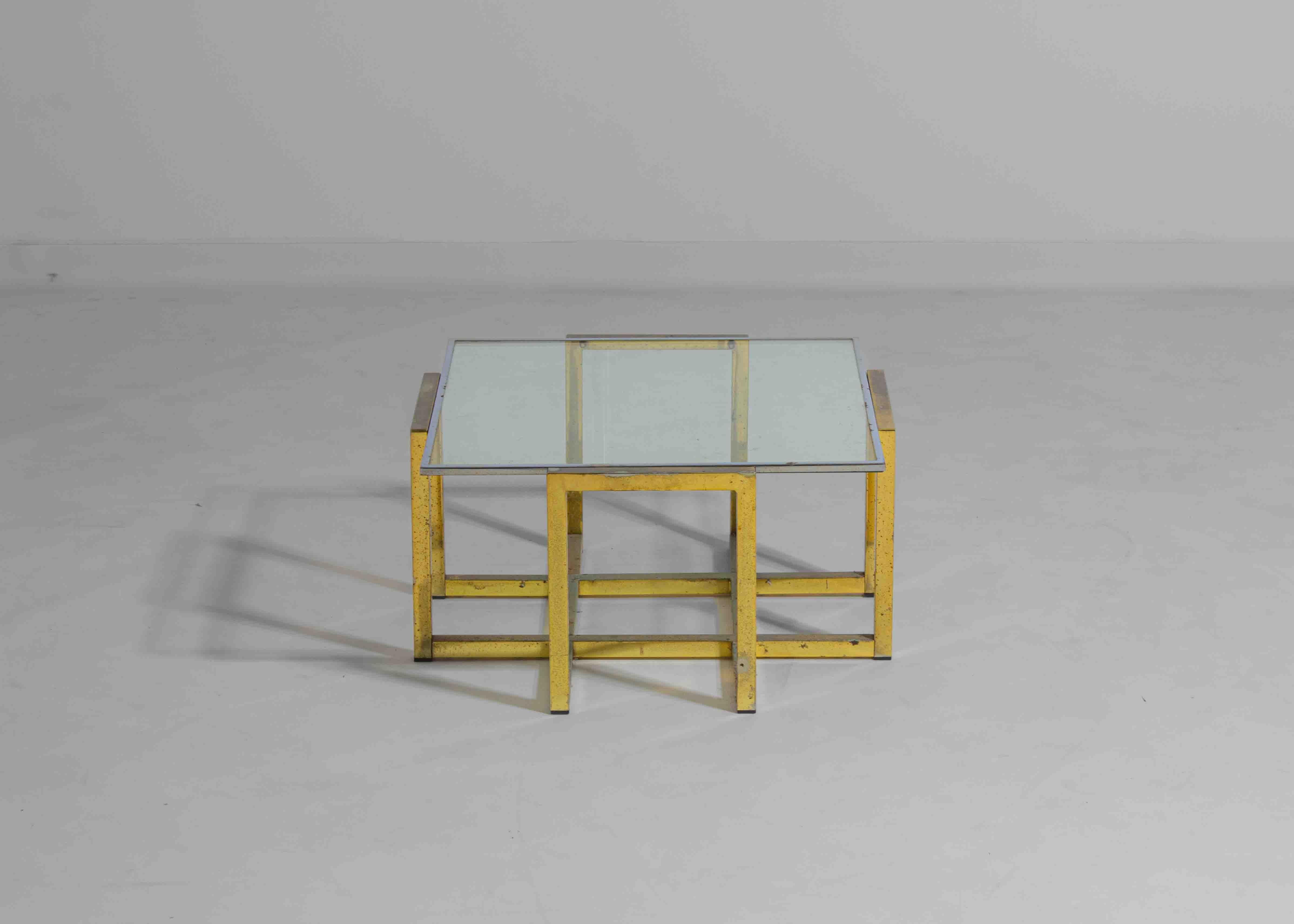 Hollywood Regency Table basse de style Régence géométrique en laiton patiné, 1970 en vente